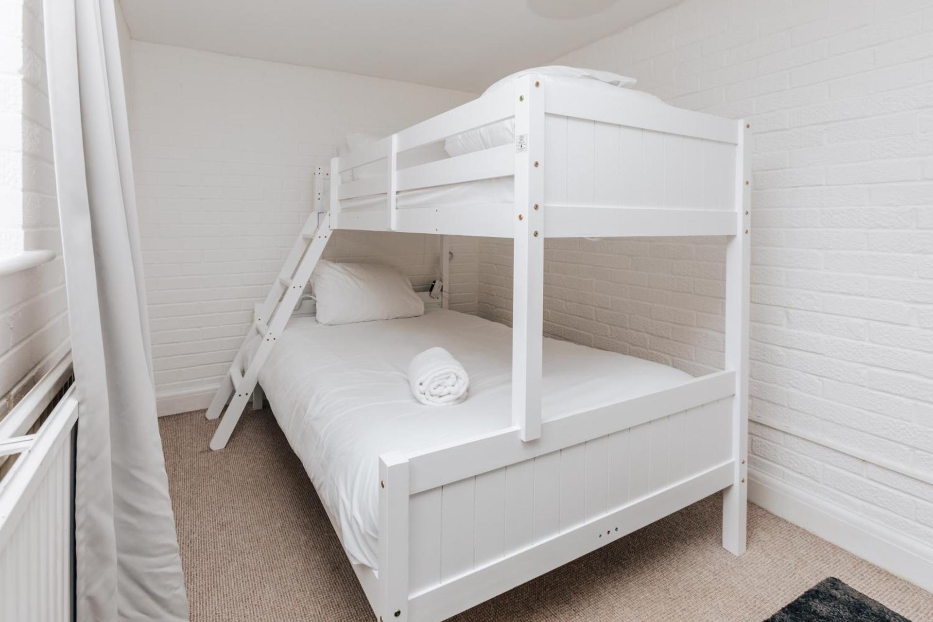 Park End House - Parking, Pet Friendly