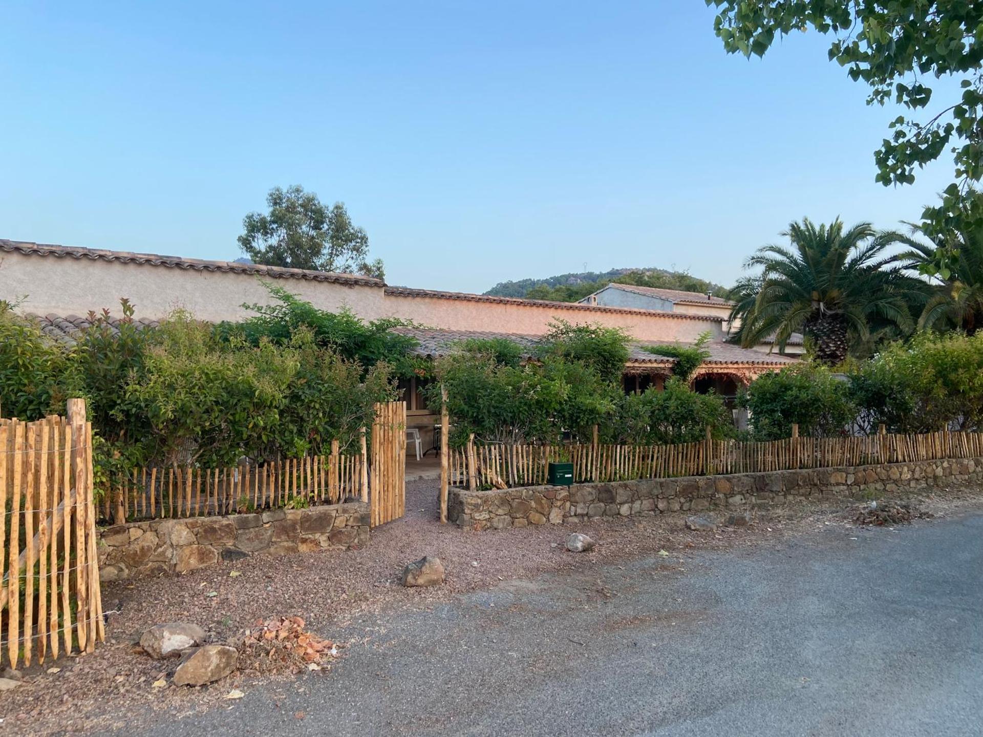 Les Lodges de la Plage U Dragulinu