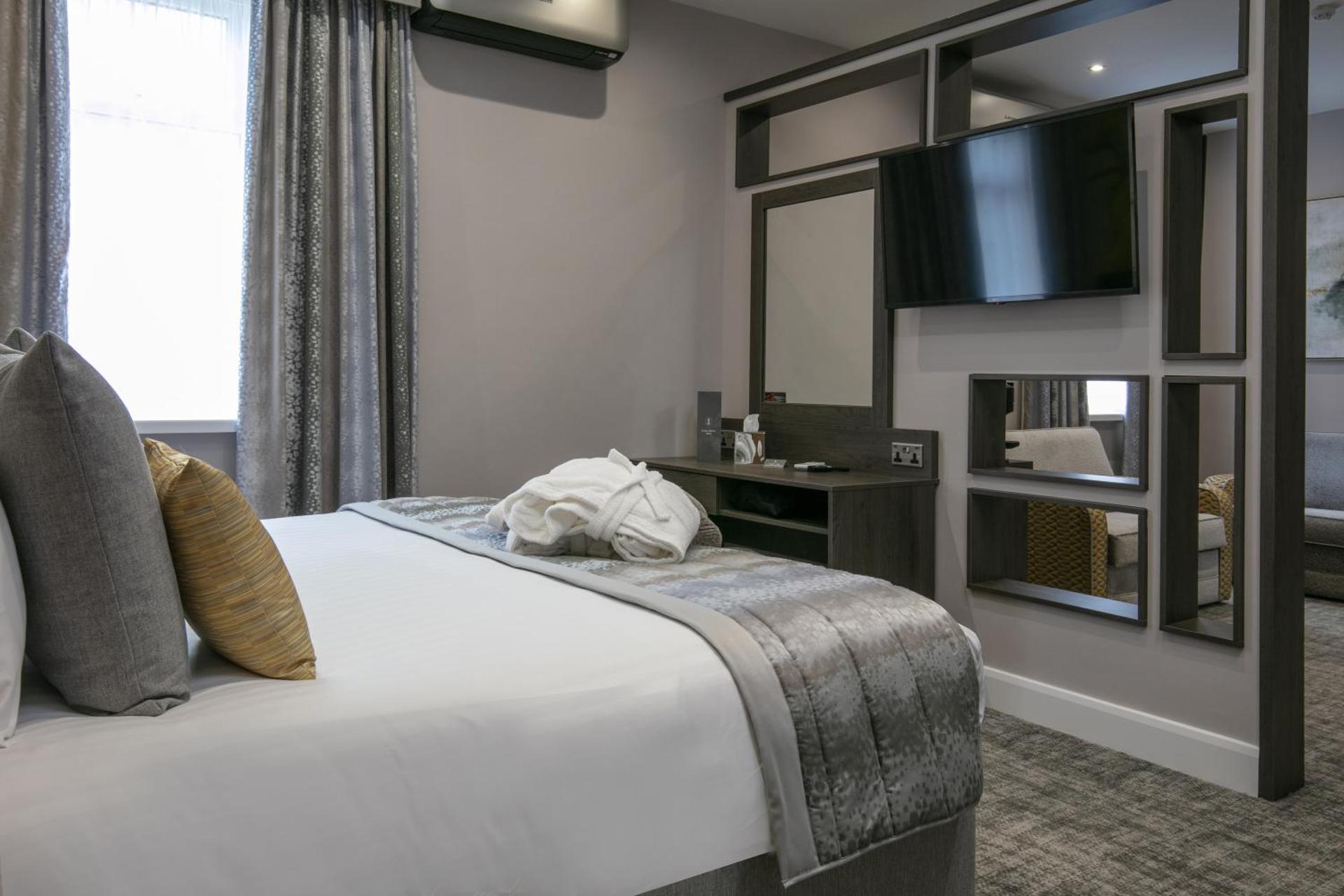 King Suite with Sofa Bed - Non-Smoking