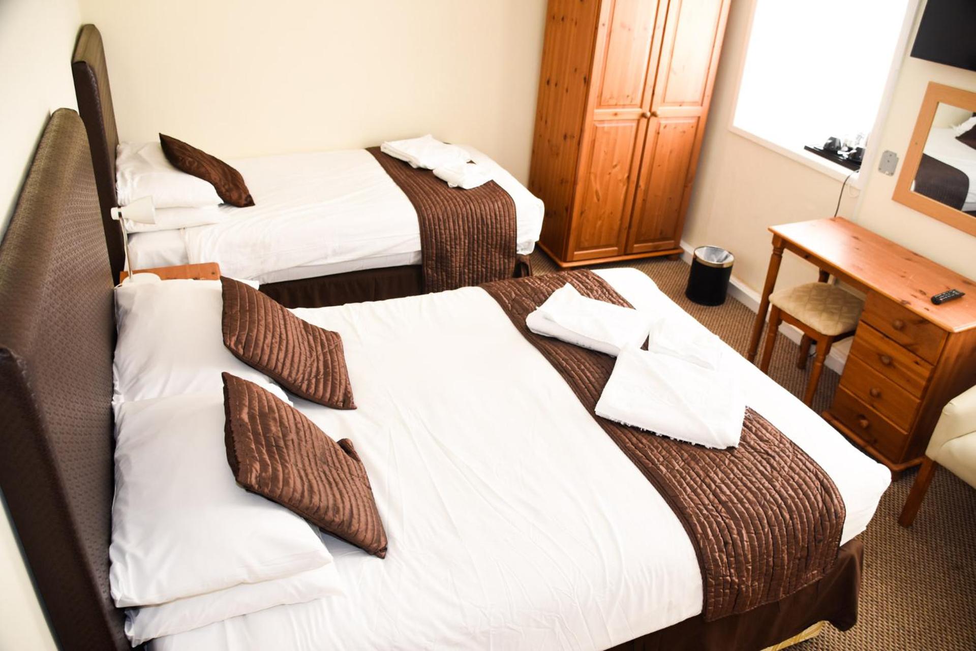 Comfort Triple Room with Shower