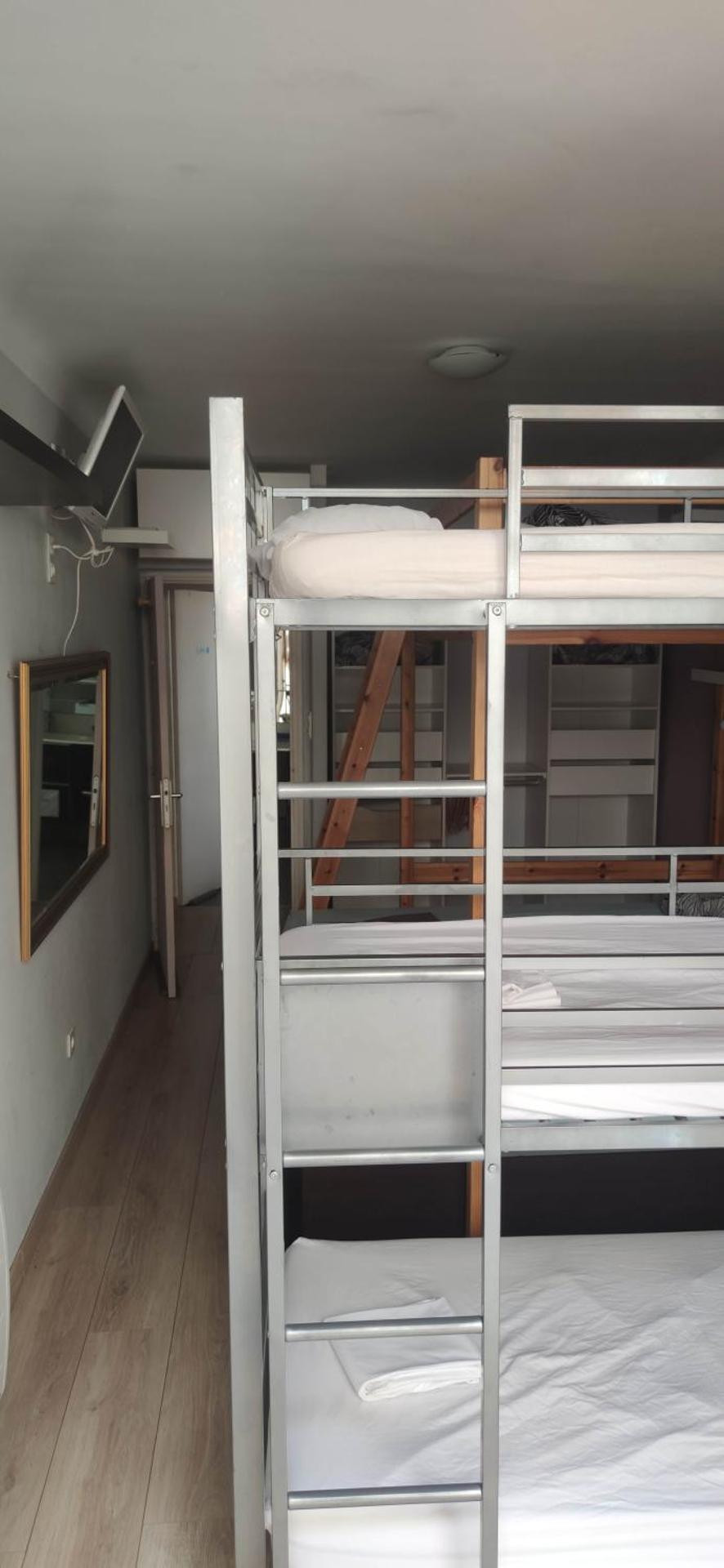 logement entier a 15 mn d'Avignon, 10mn d'Orange deux chambres