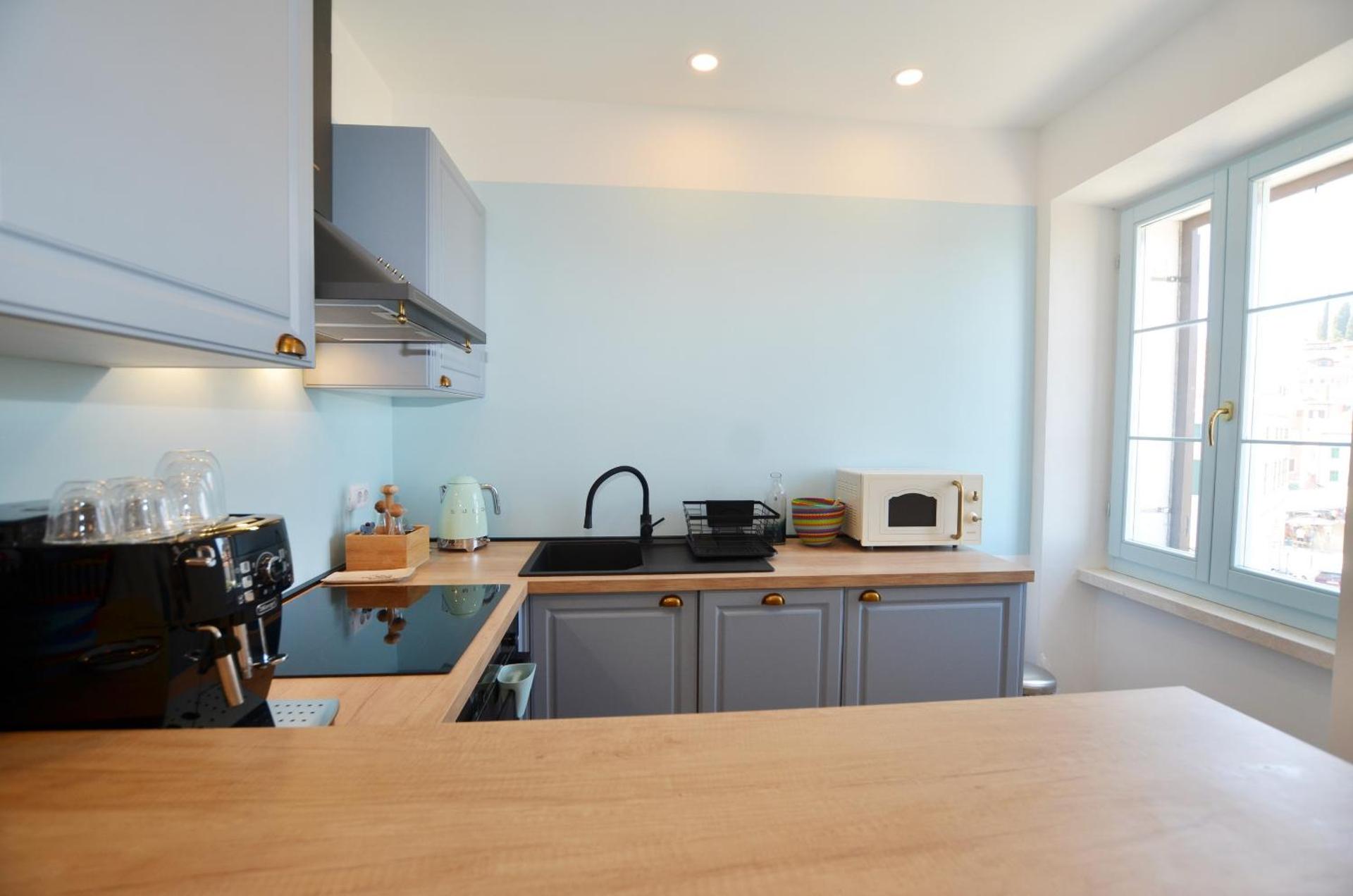 Leone Sea view Apartment