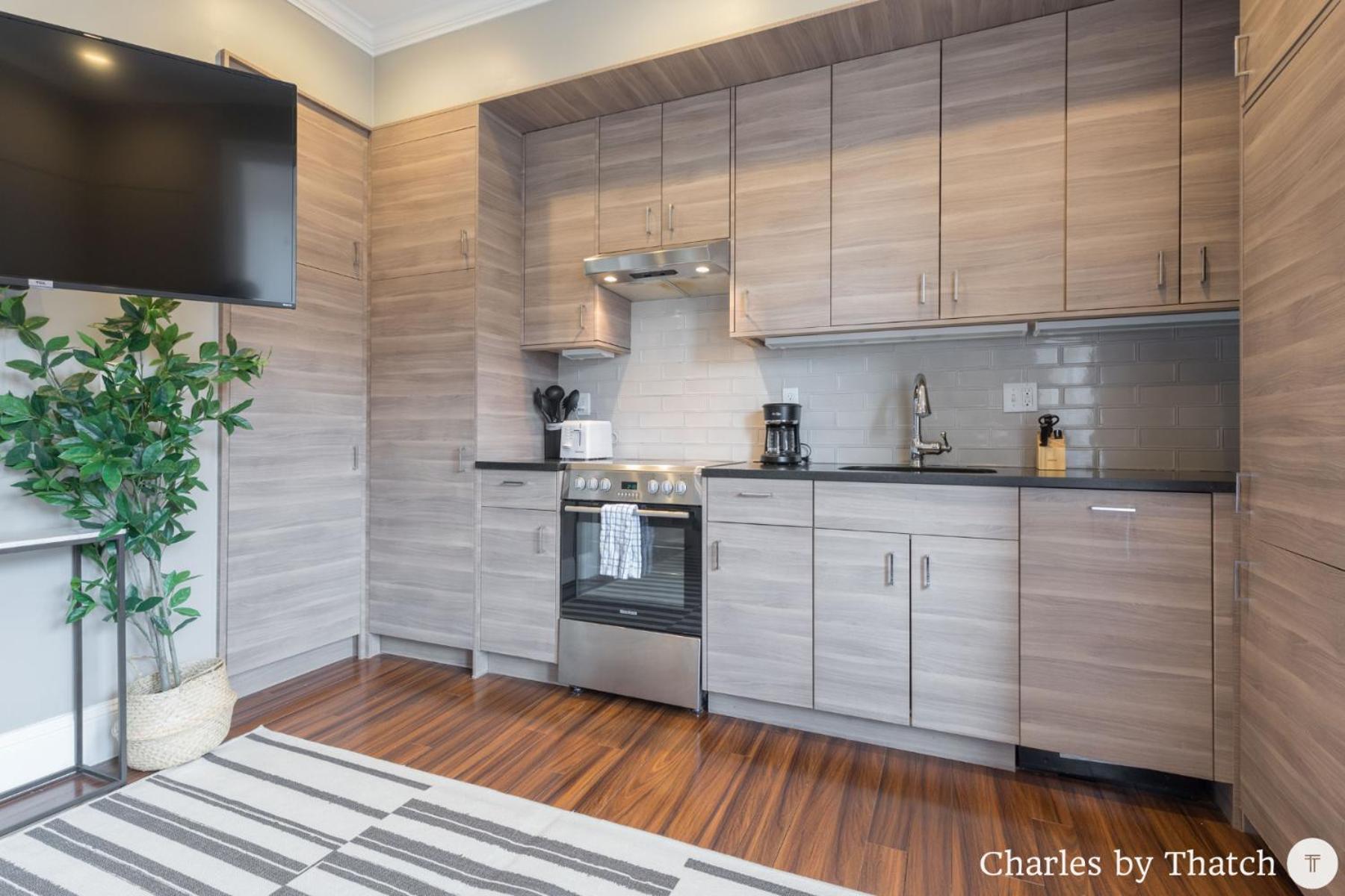 J Miller Flats by Thatch