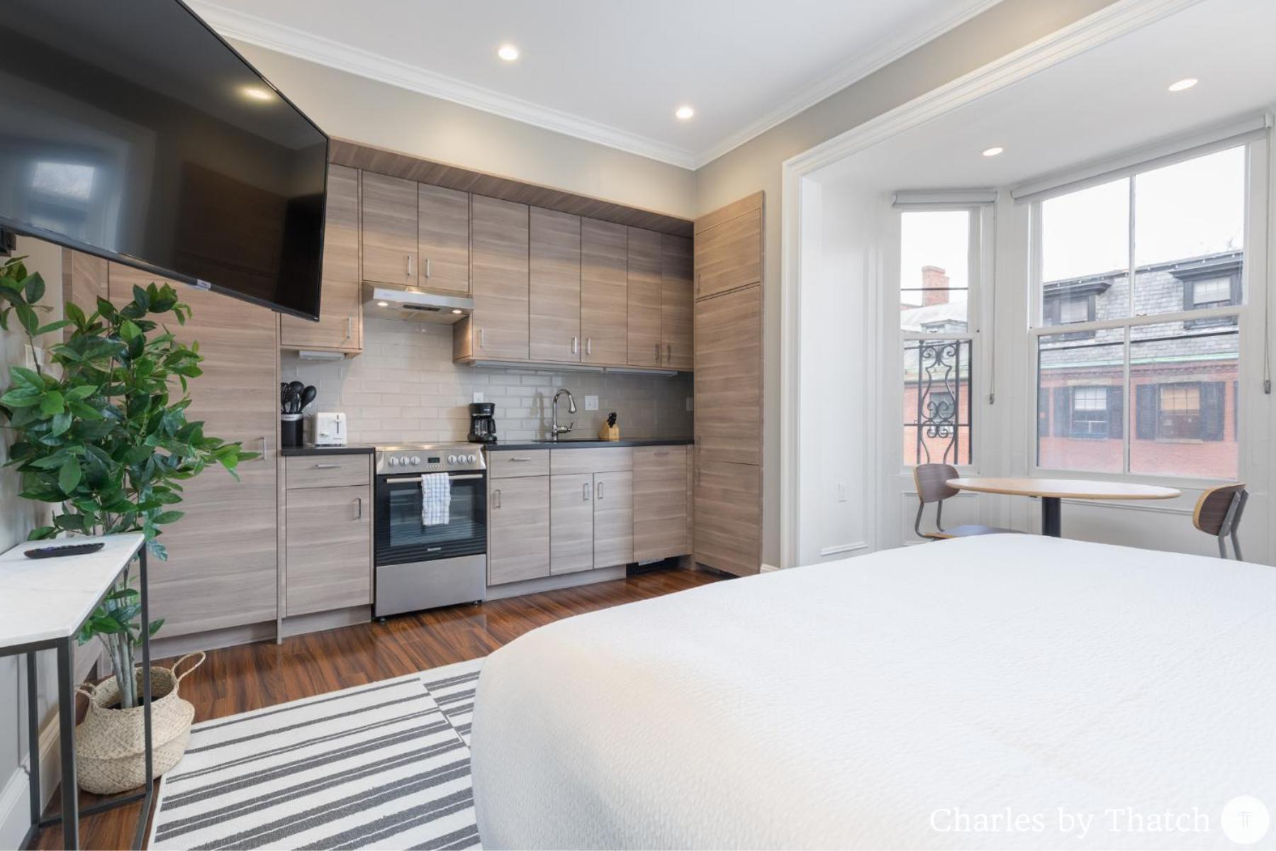 J Miller Flats by Thatch