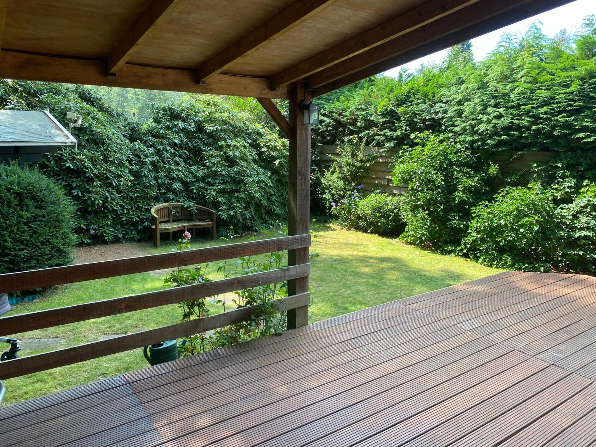 Ruim privacyvol chalet met overdekt terras