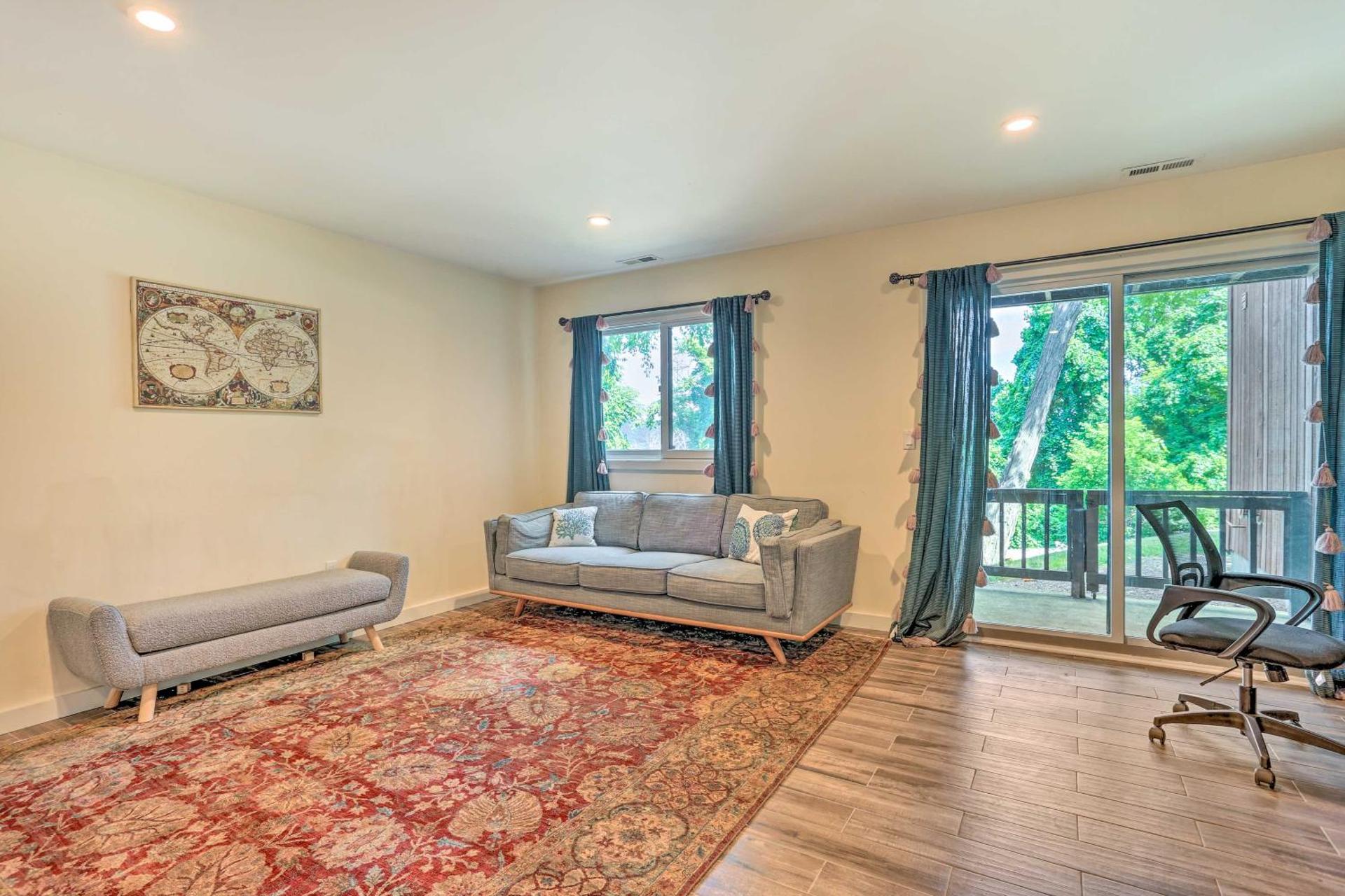 Sun-Lit Vernon Condo Less Than 2 Mi to Ski Resort!