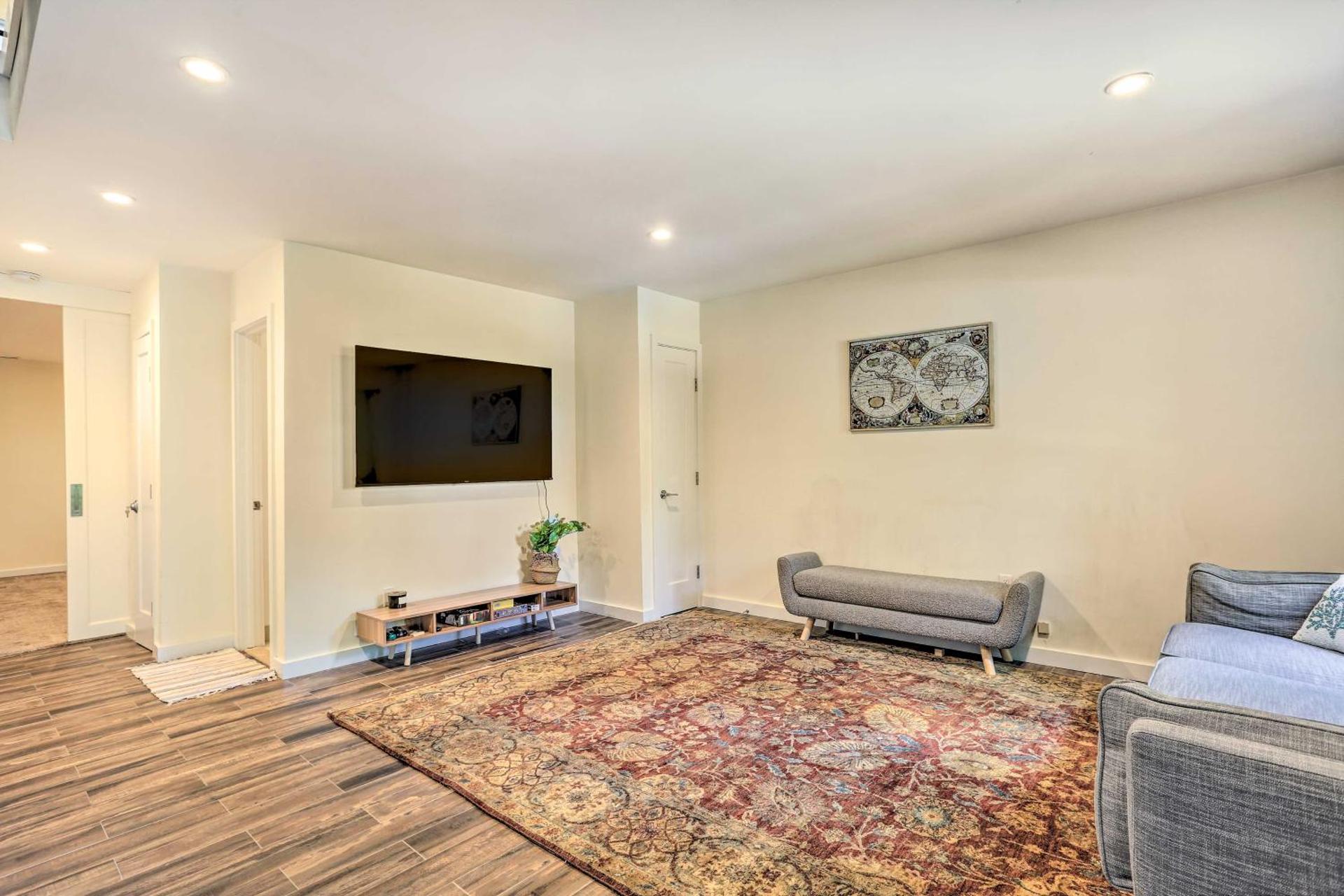 Sun-Lit Vernon Condo Less Than 2 Mi to Ski Resort!