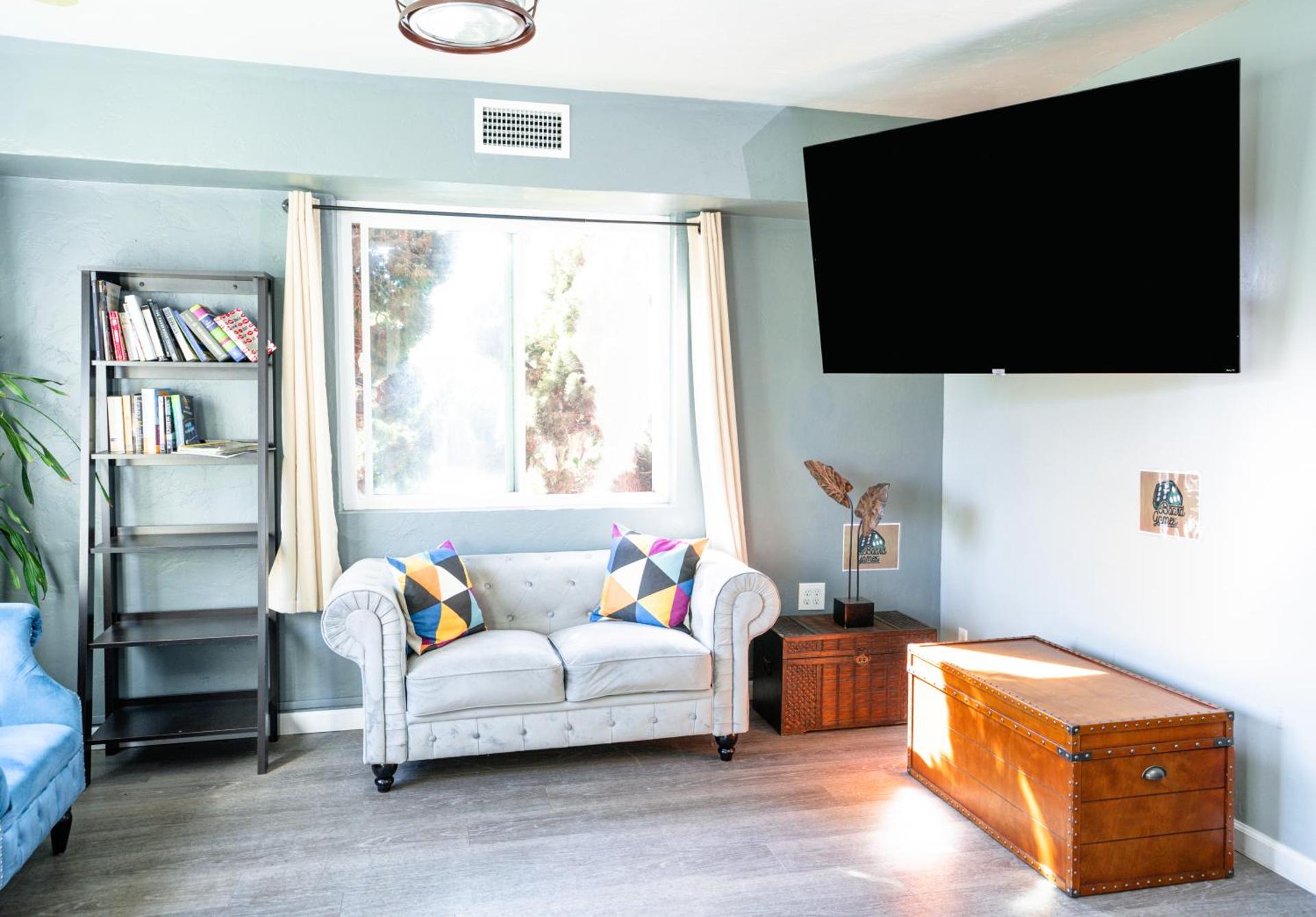 Communal lounge/ TV room