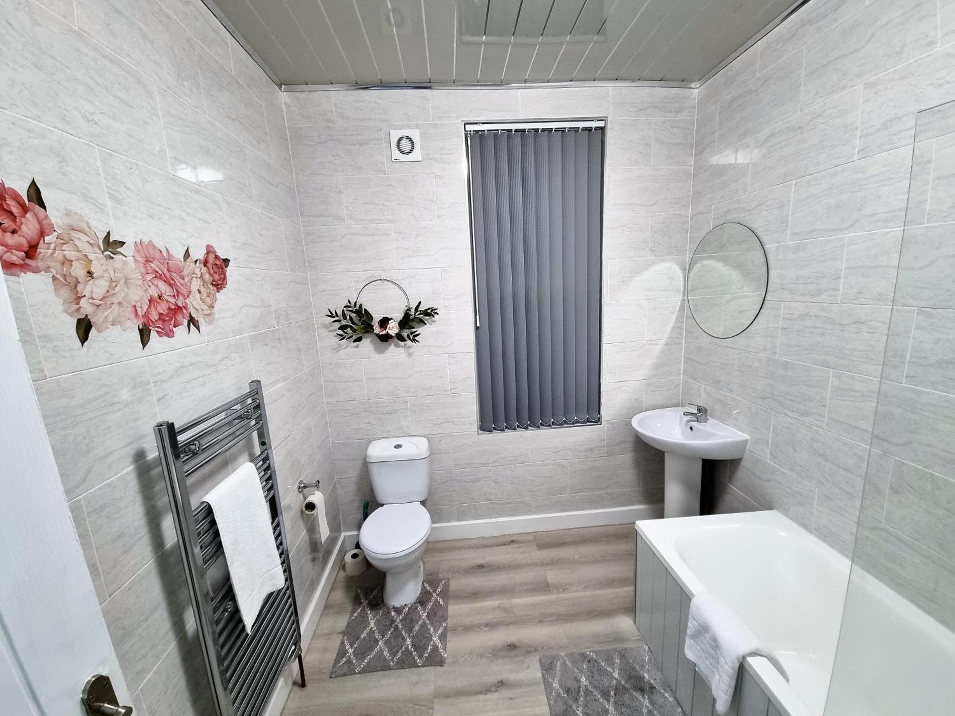 *11BR* Setup for your most amazing relaxed stay + Free Parking + Free Fast WiFi *