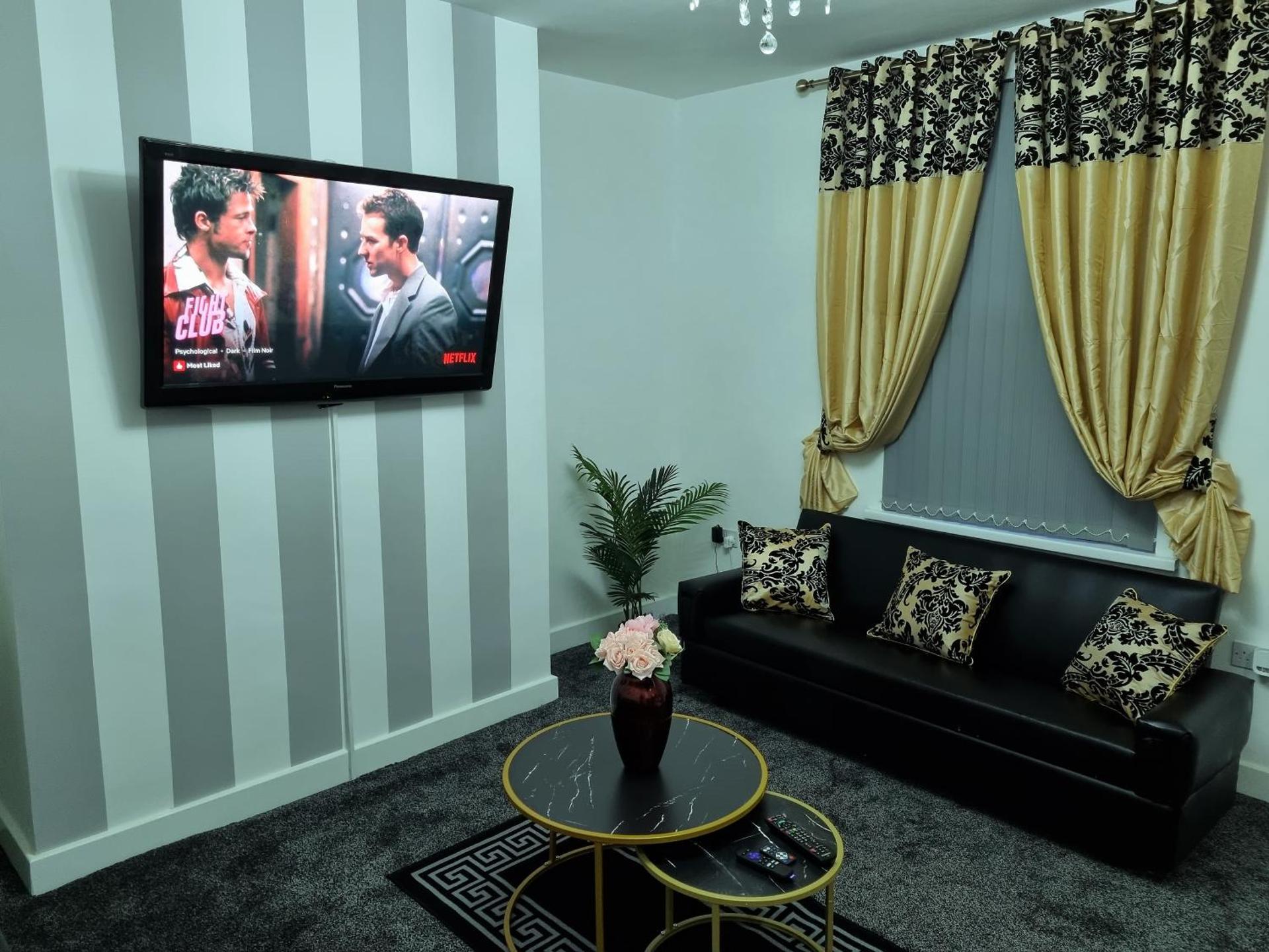 *11BR* Setup for your most amazing relaxed stay + Free Parking + Free Fast WiFi *