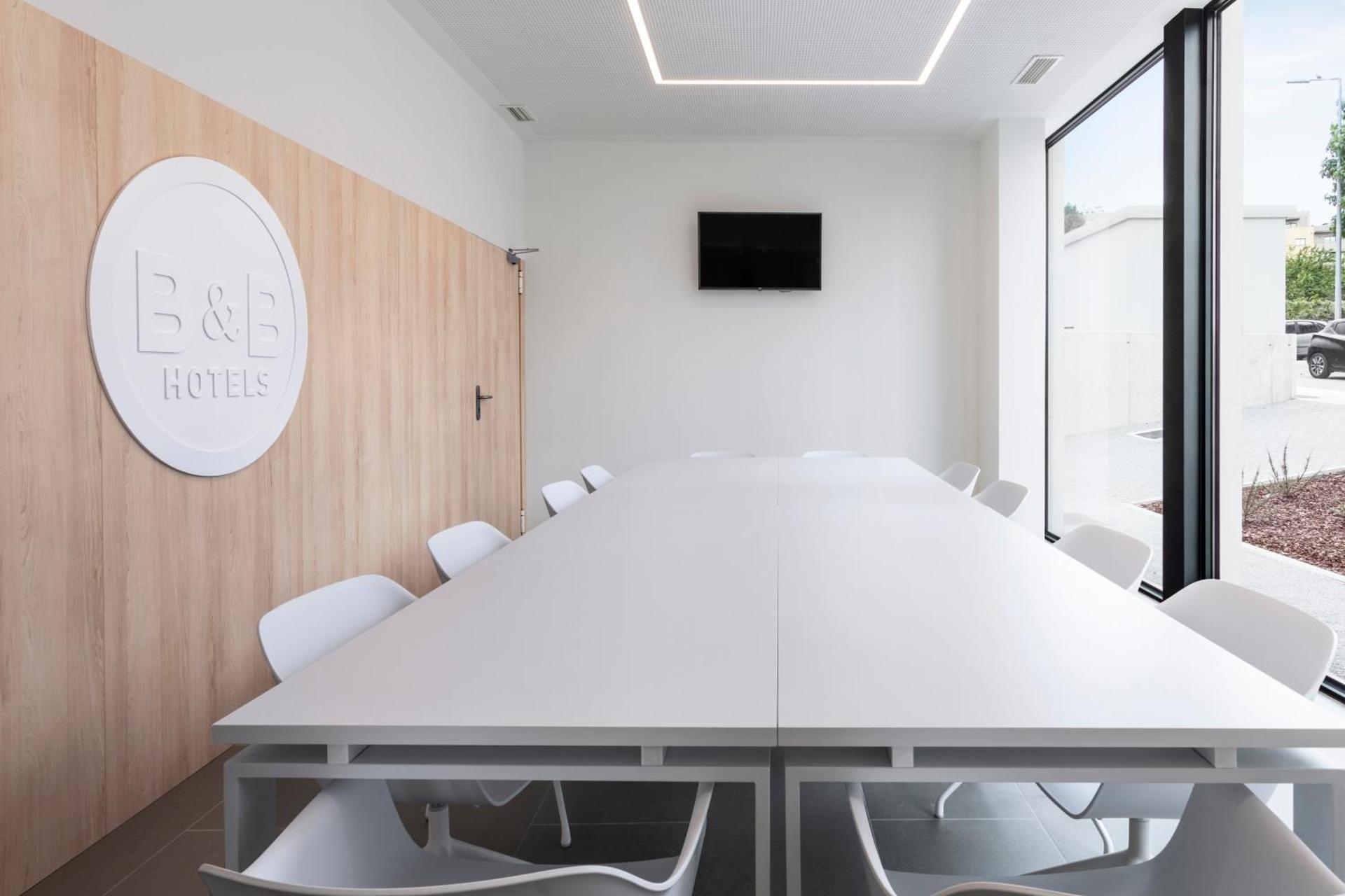 Meeting/conference room