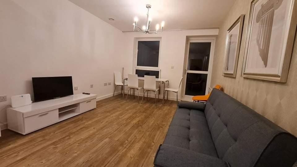 Empress at College - Spacious 2 bedroom apartment