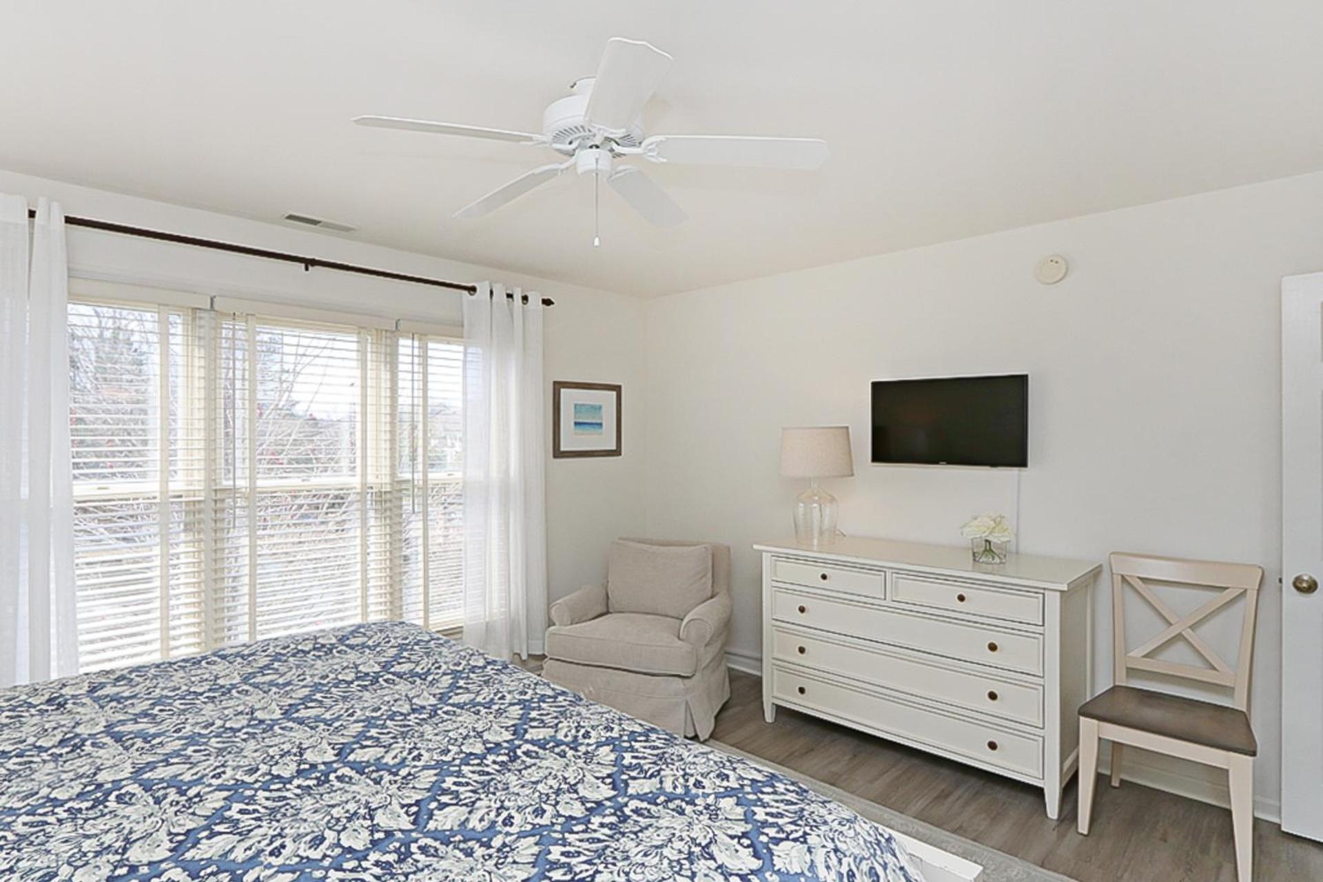 Sea Colony - 55021 Pine Lake