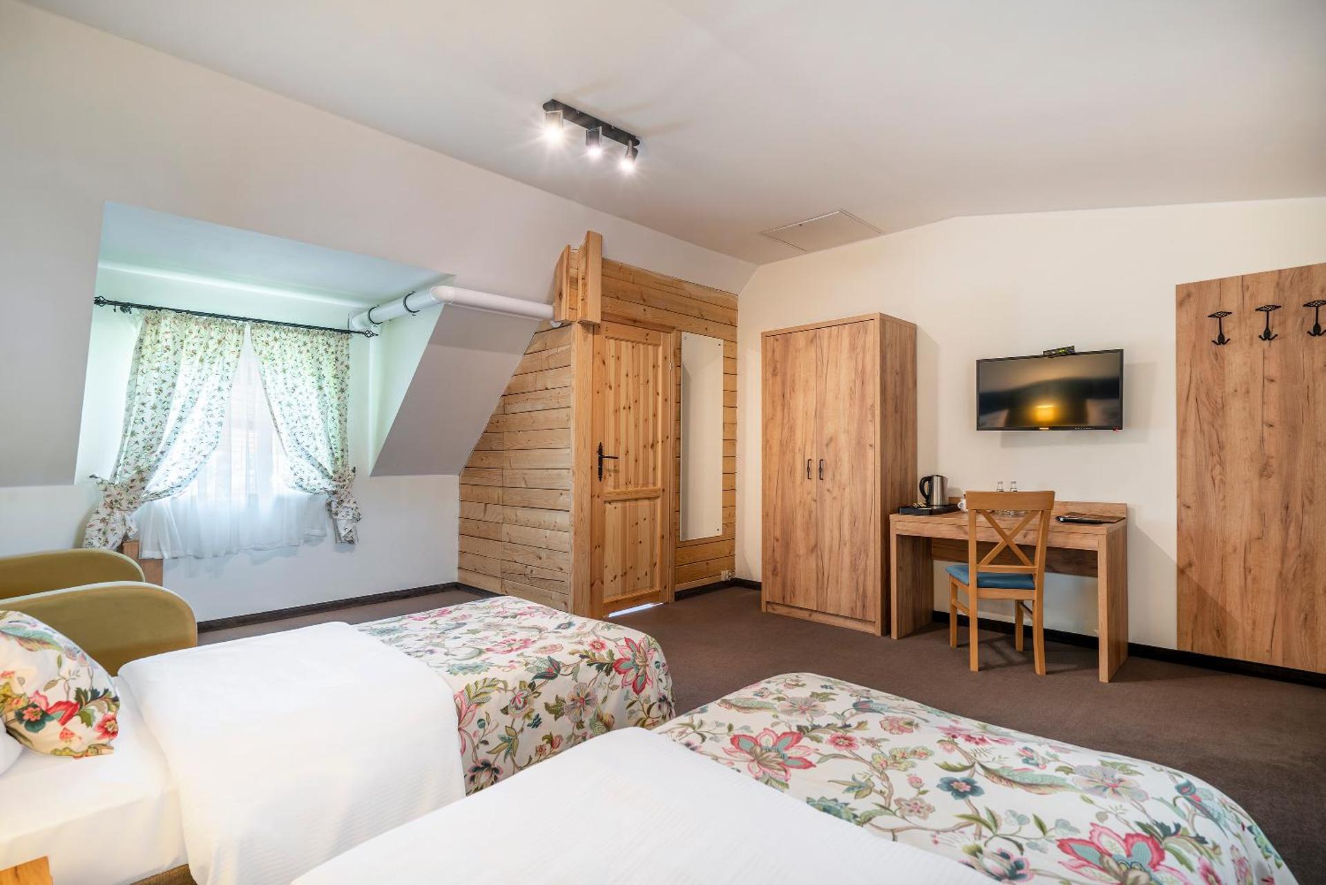 Łabędź Hotel Karczma