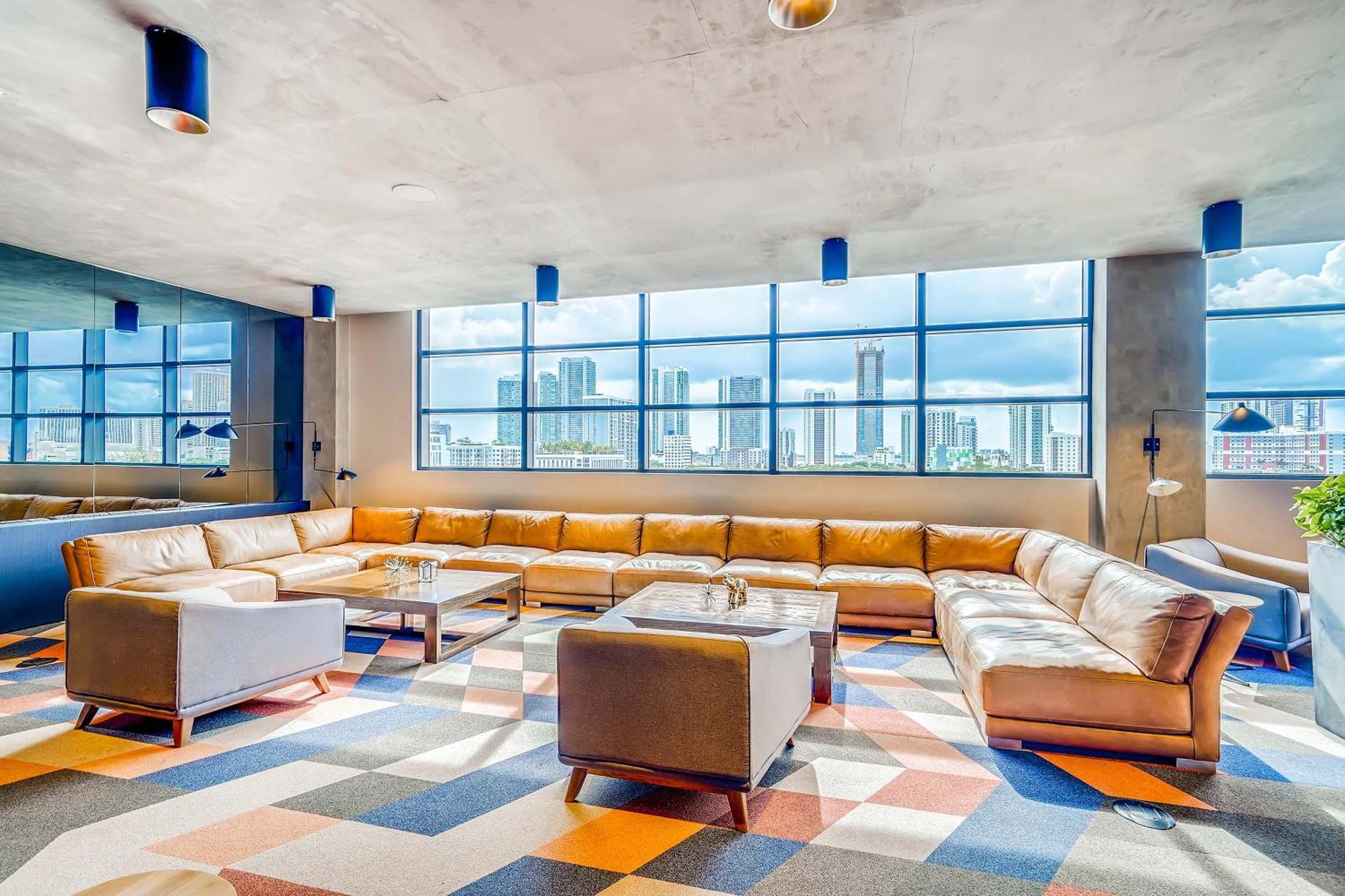 Communal lounge/ TV room