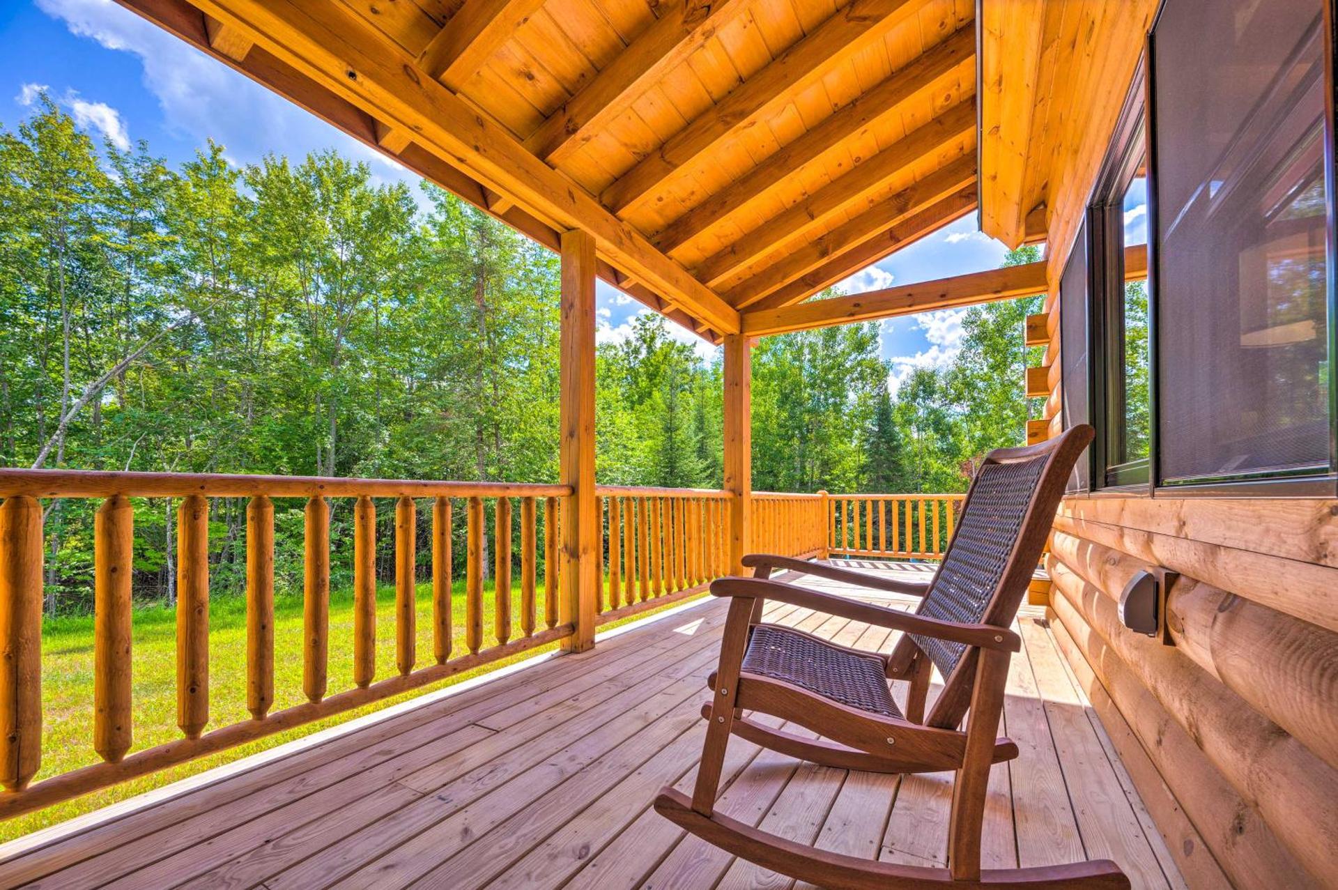 Peaceful North Haverhill Haven with Wood Fire Pit