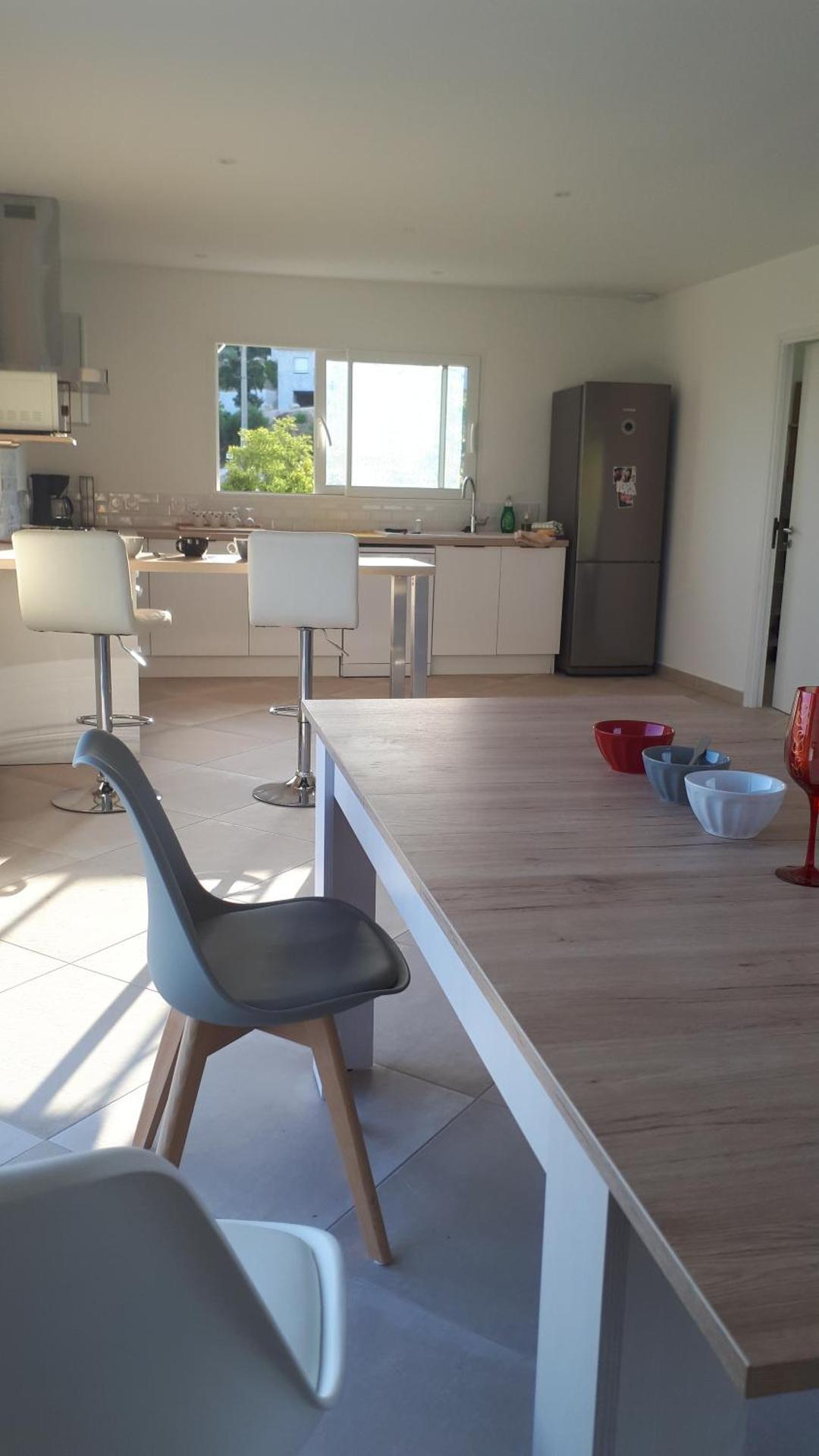 JOLIE VILLA dans un endroit paisible, à 3 mn de la Mer et de la Montagne