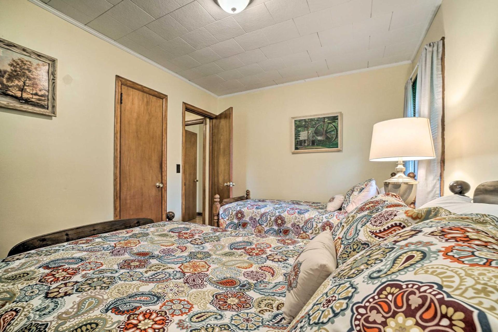 Pet Friendly Home with Hot Tub, Patio and Game Room!