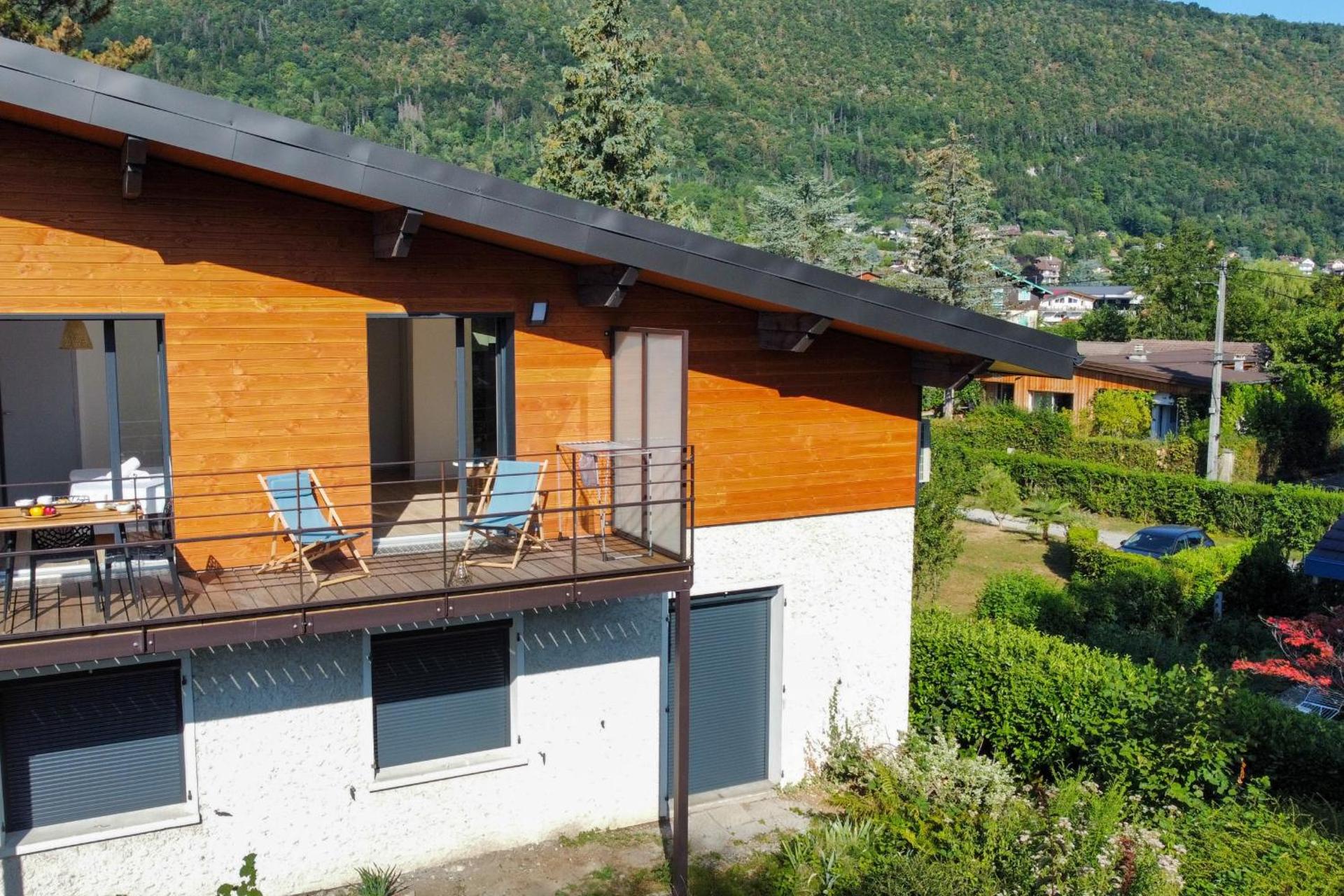 La Tournette superb quiet apartment 300 meters from the lake