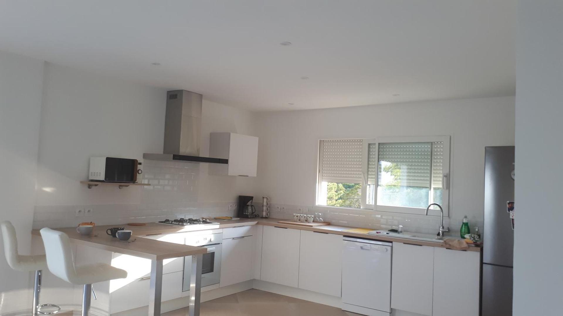 JOLIE VILLA dans un endroit paisible, à 3 mn de la Mer et de la Montagne