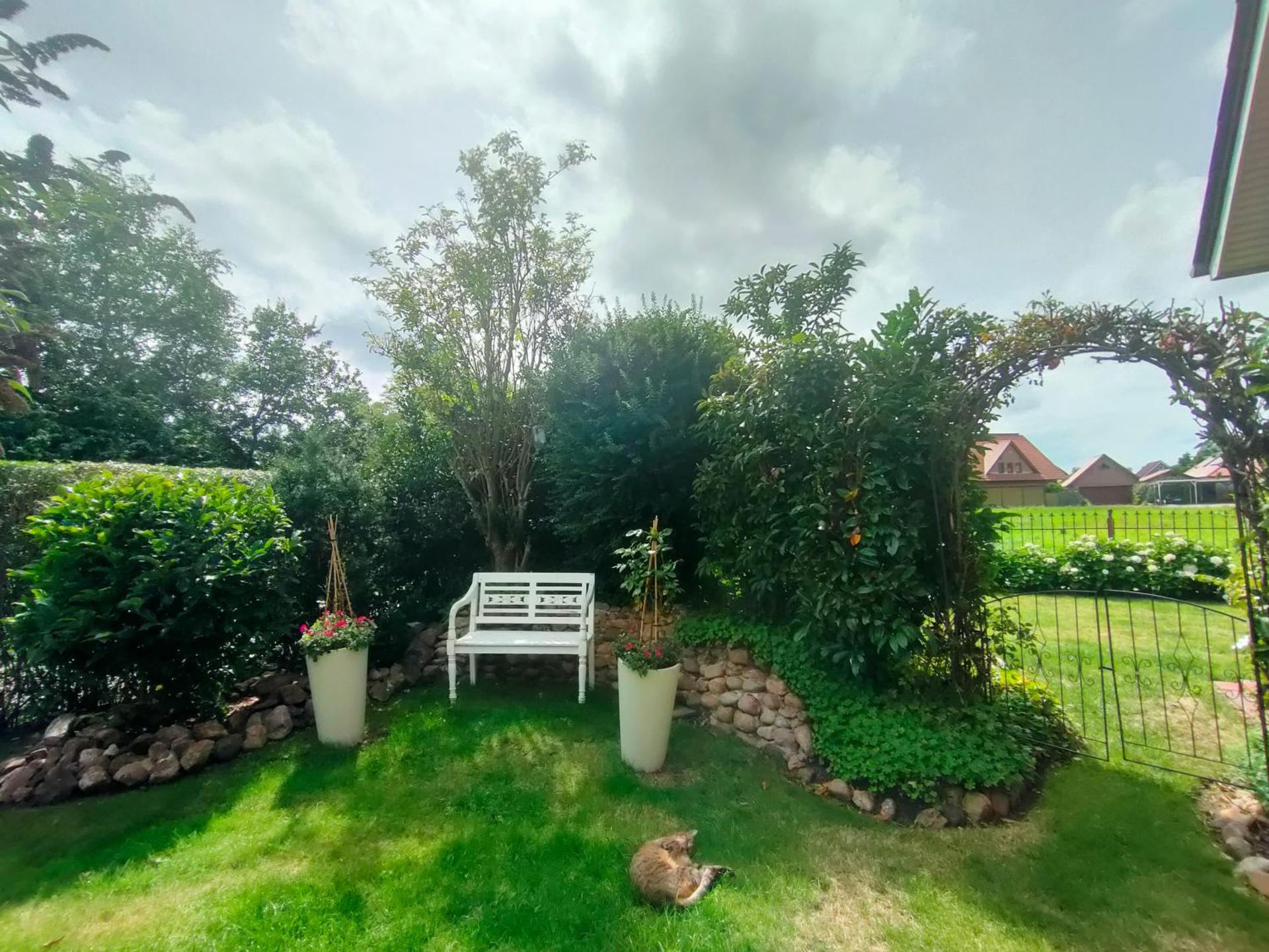 Luana`s White Cottage