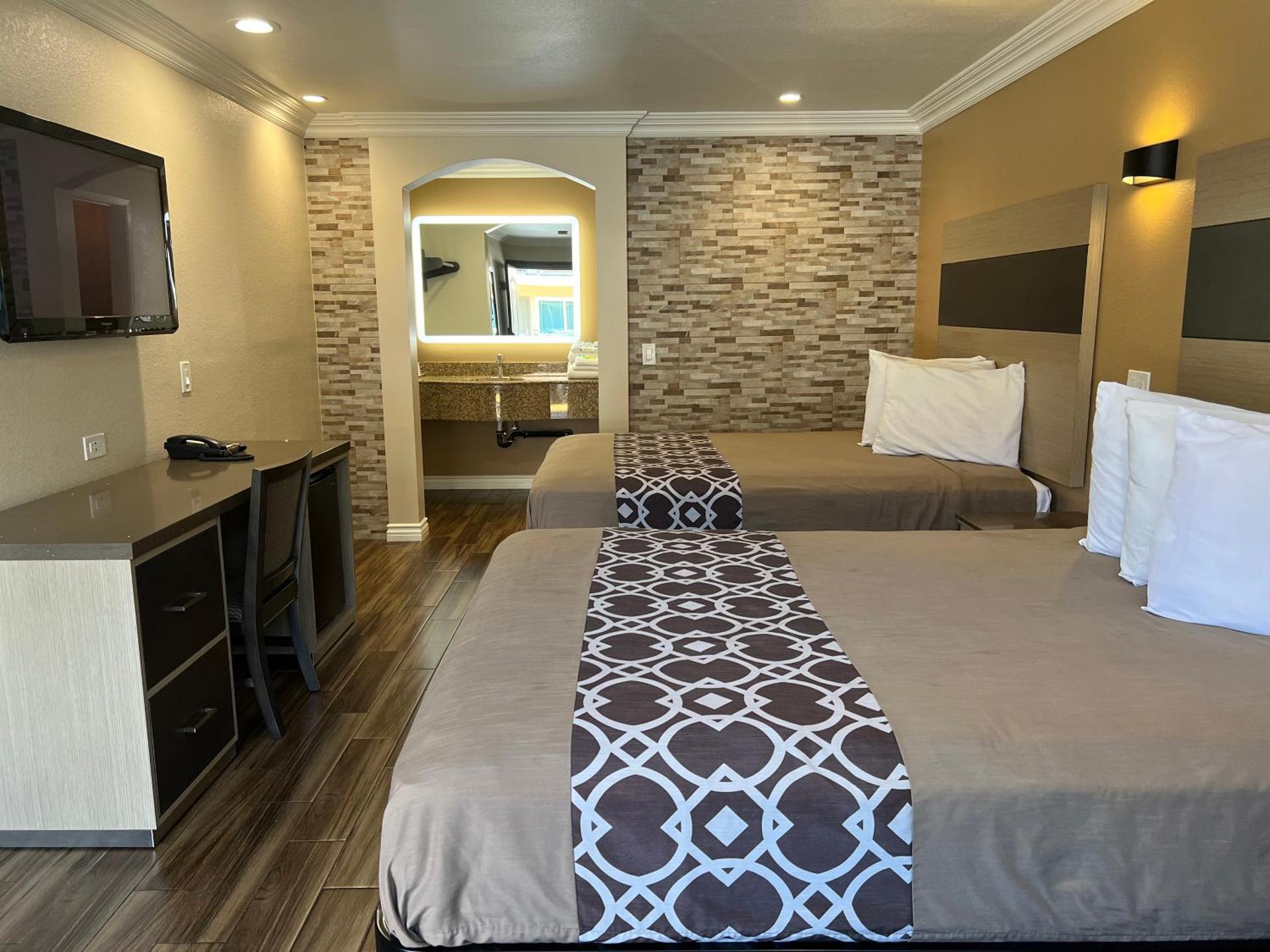 Industry Inn & Suites