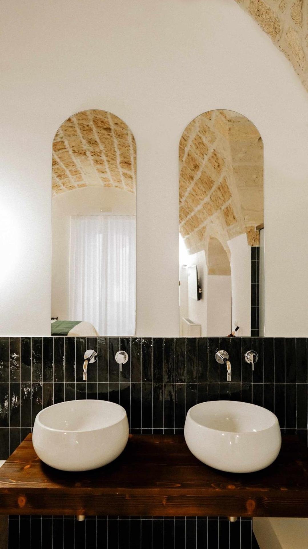 Queen Room with Spa Bath