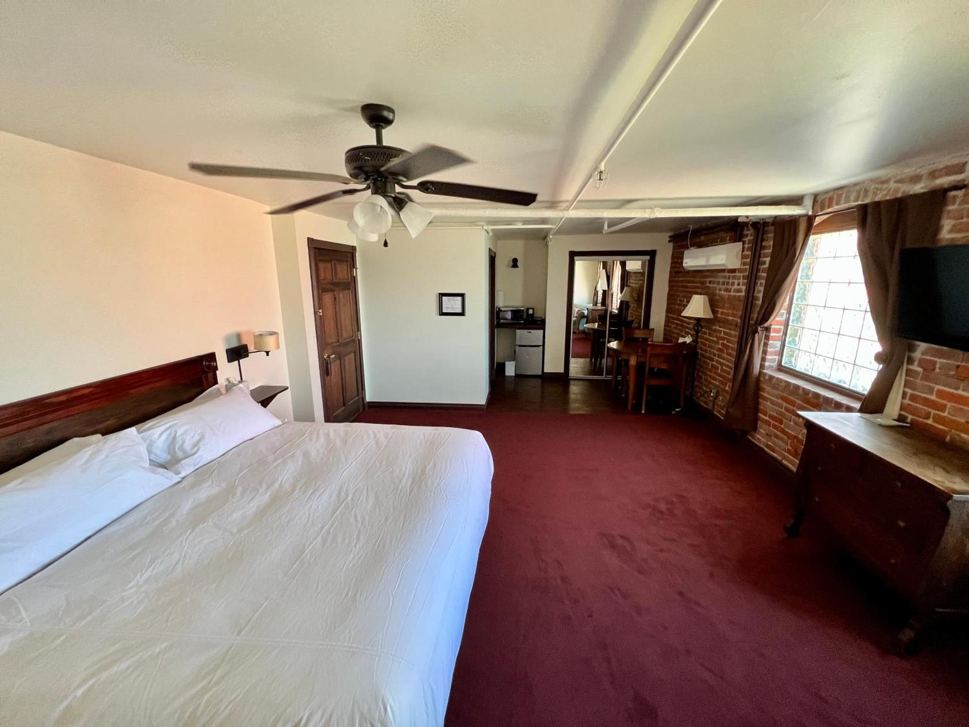 Mini suite #2- Partial Ocean View - No pets