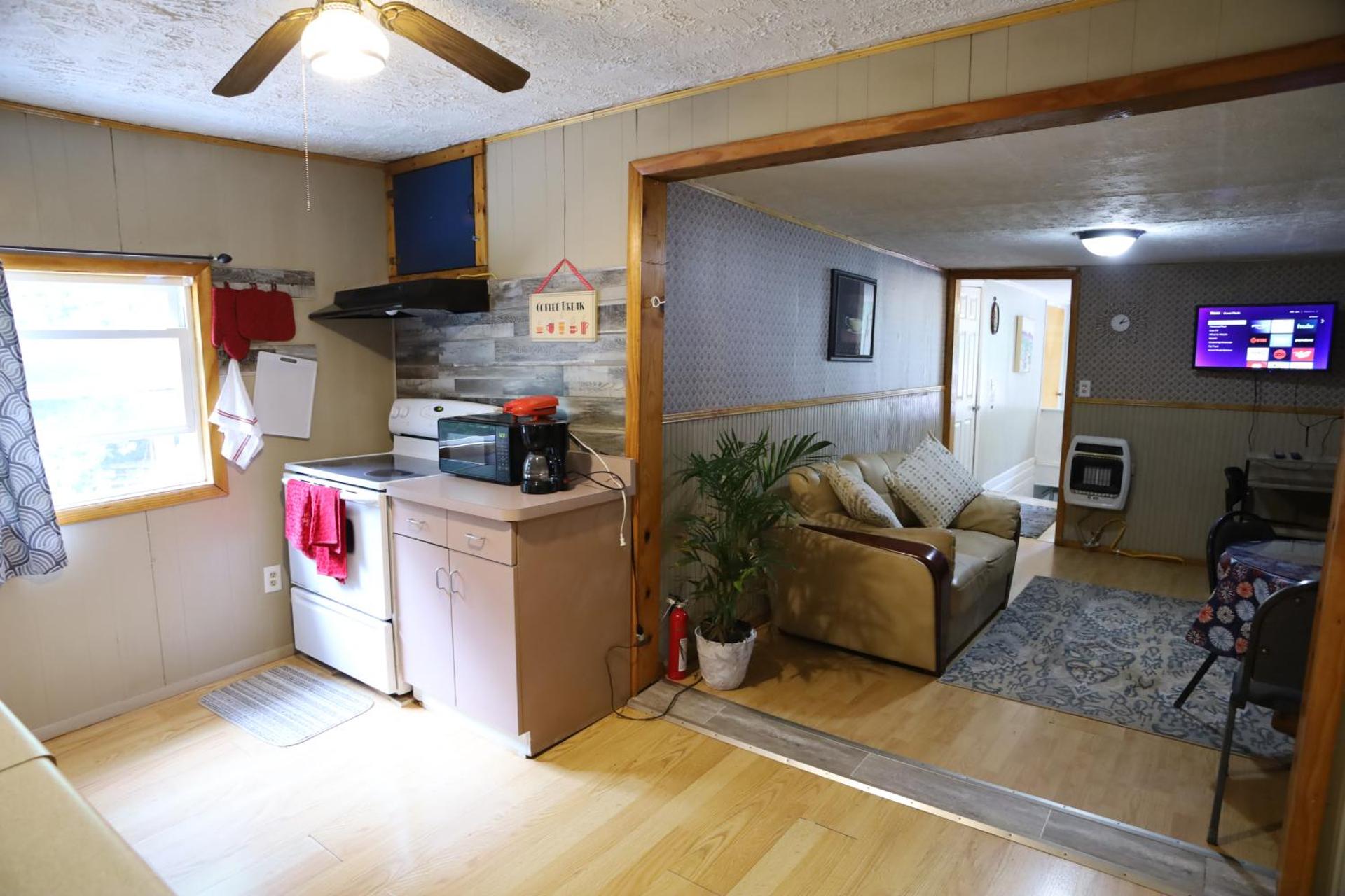 3-Bedroom apt. ideal location near new river gorge