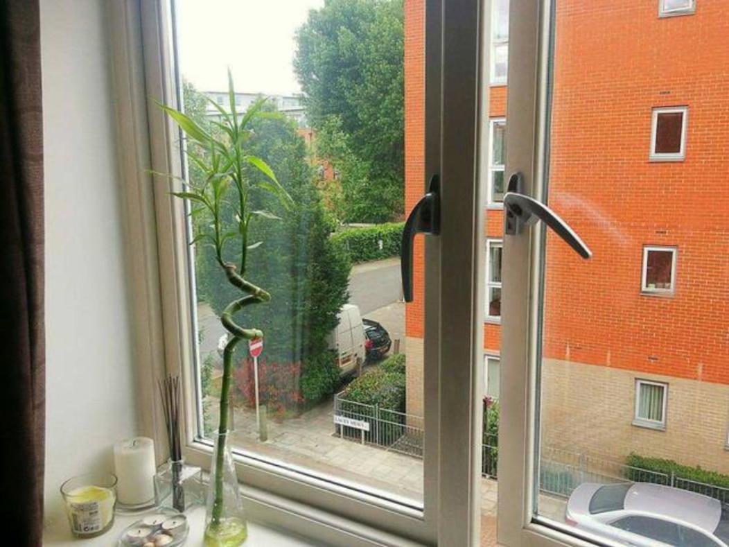 Modern lovely bedroom close to stations in East London, zone 2