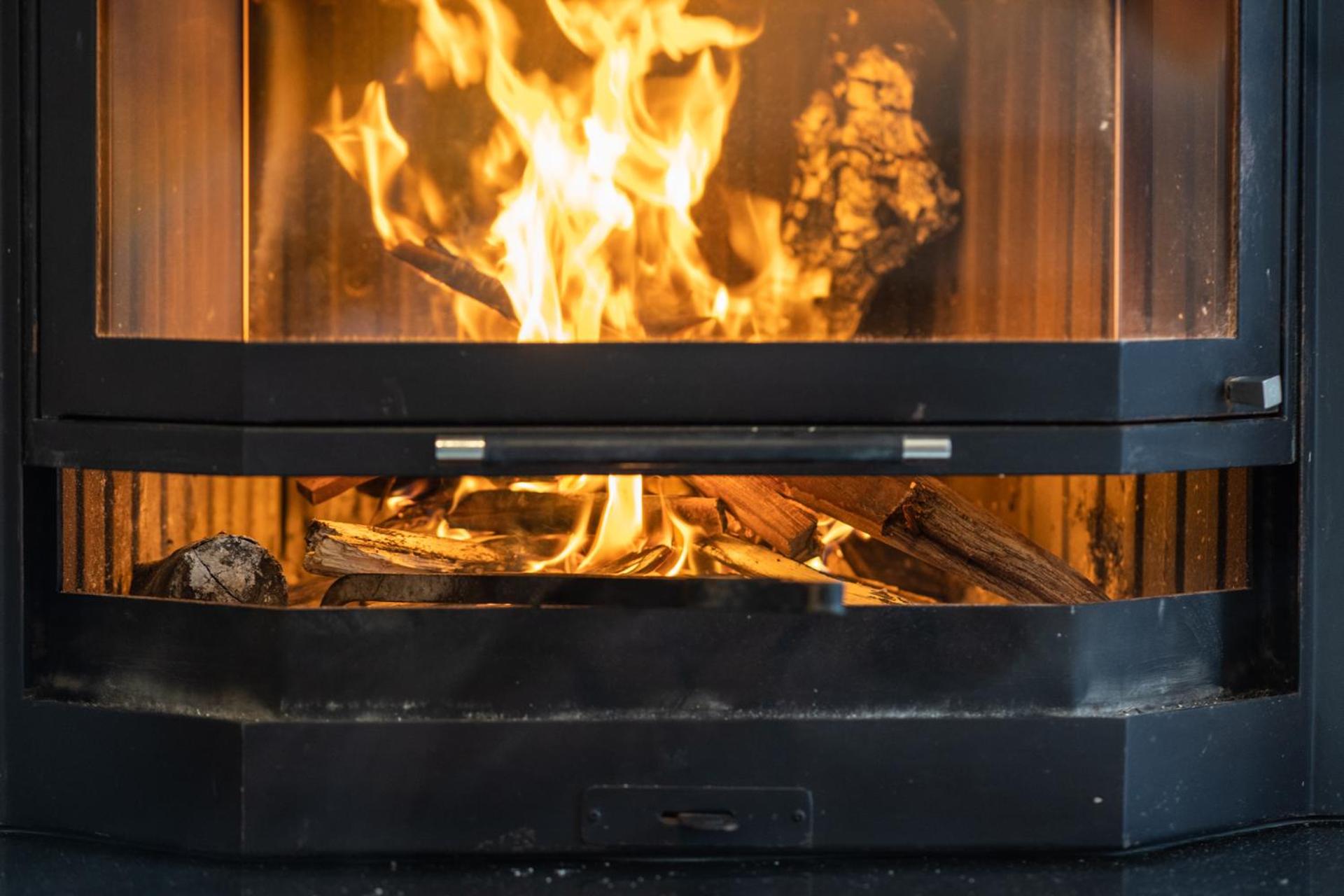 Παραθαλάσσια κατοικία με μπάρμπεκιου και τζακούζι