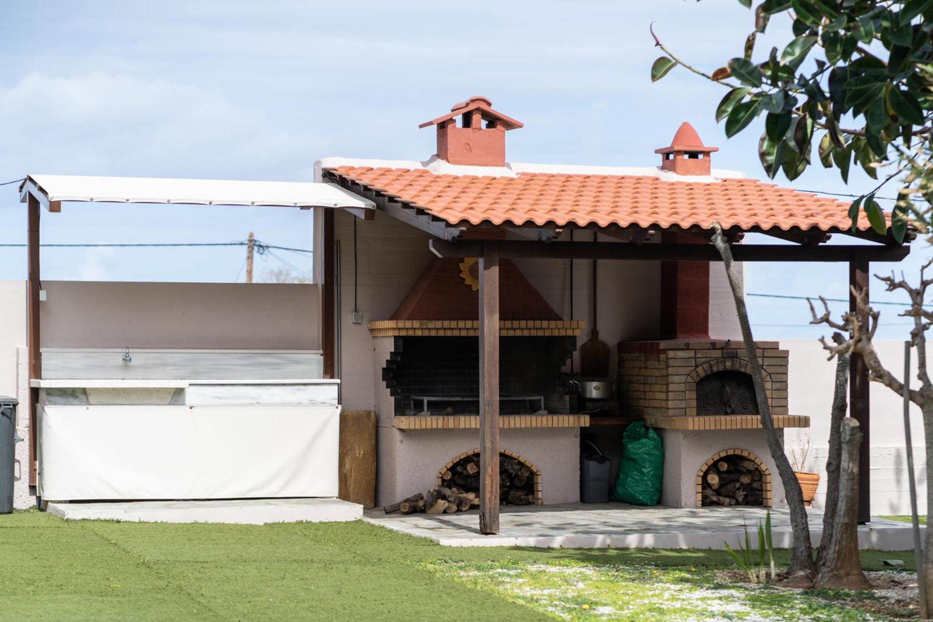 Παραθαλάσσια κατοικία με μπάρμπεκιου και τζακούζι