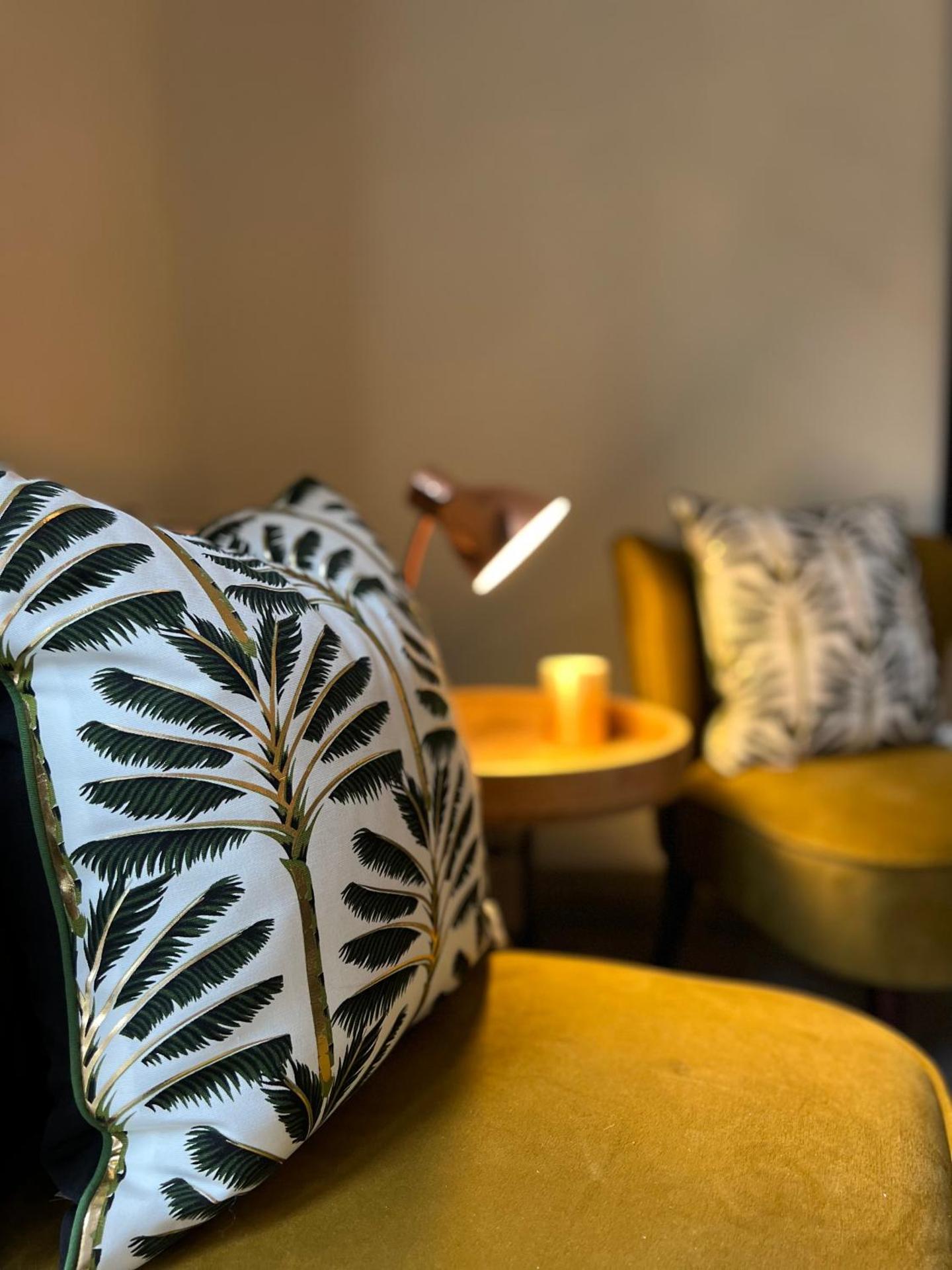 Honeysuckle Cottage & Whinfell Studio