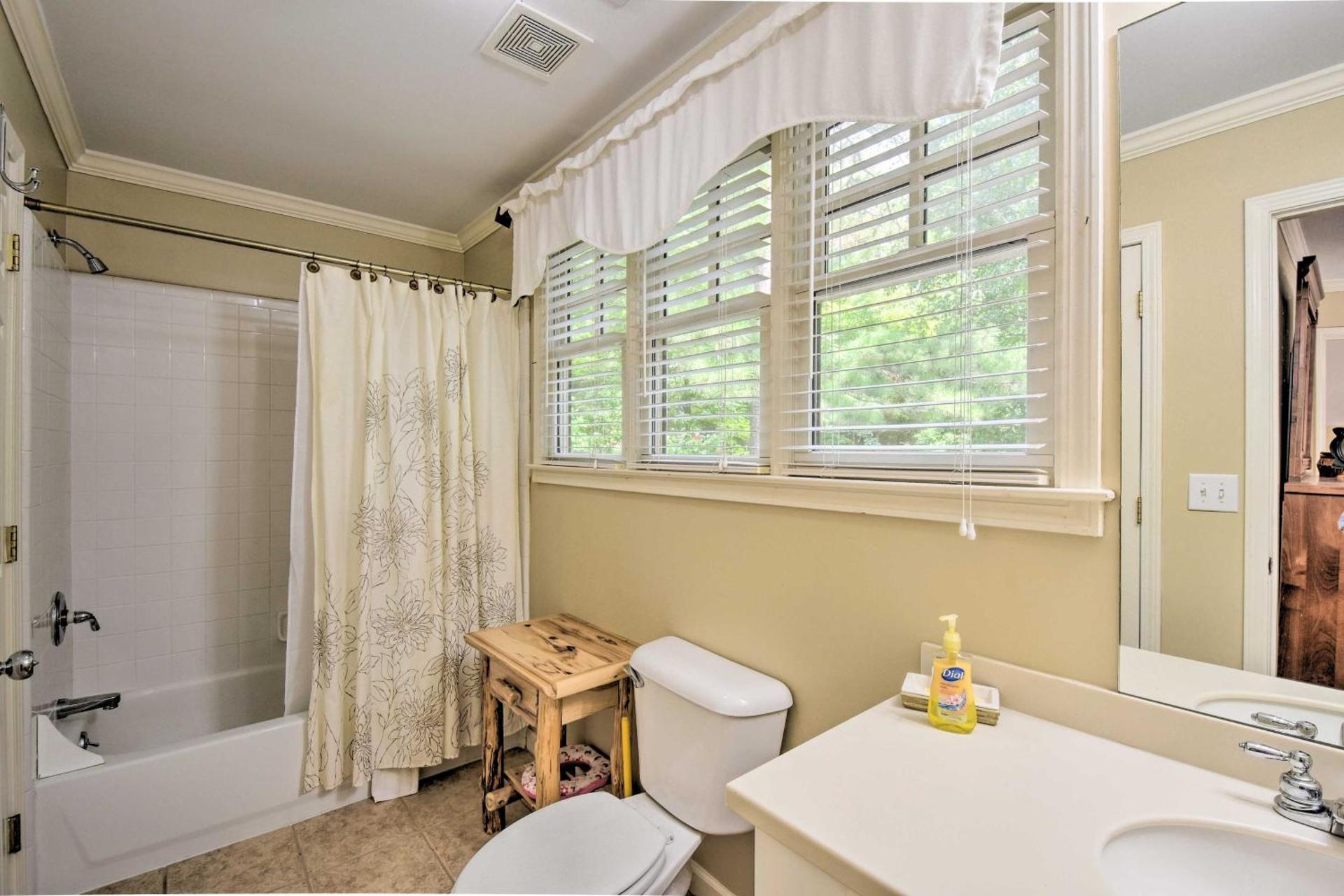 Big Canoe Retreat with Deck and Golf Course Views