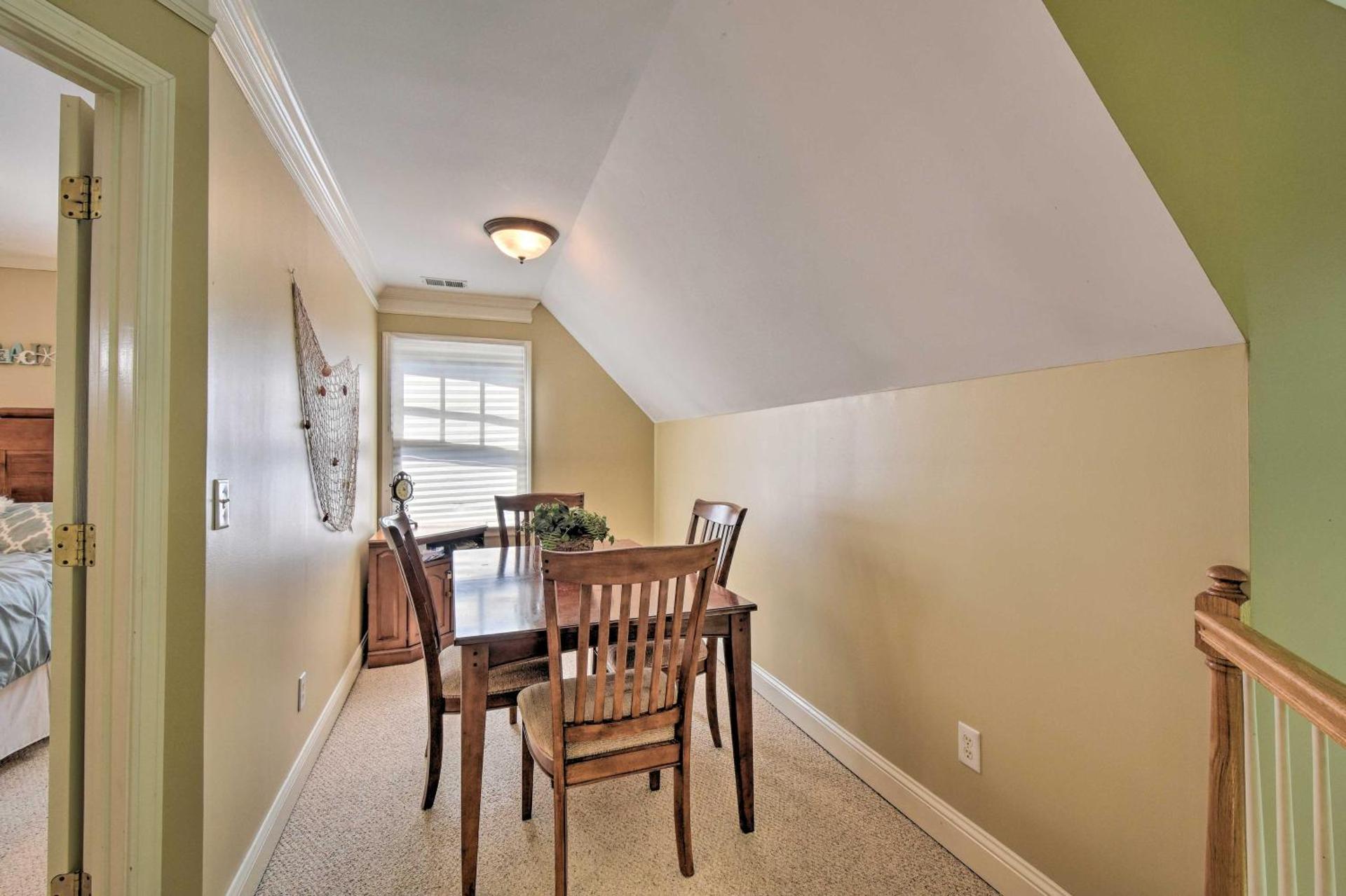 Big Canoe Retreat with Deck and Golf Course Views