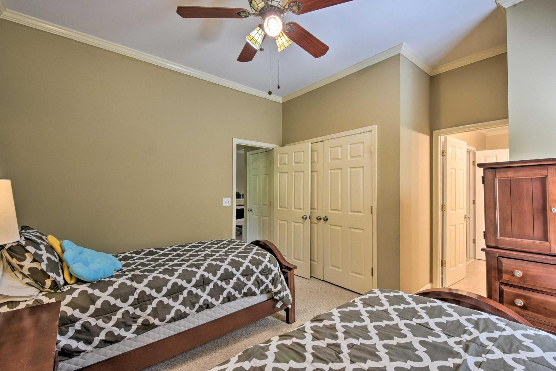 Big Canoe Retreat with Deck and Golf Course Views