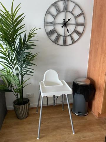 Lux Waterfront 2 bed Apt, V&A 10min walk, St Andrew's Golf 25min drive