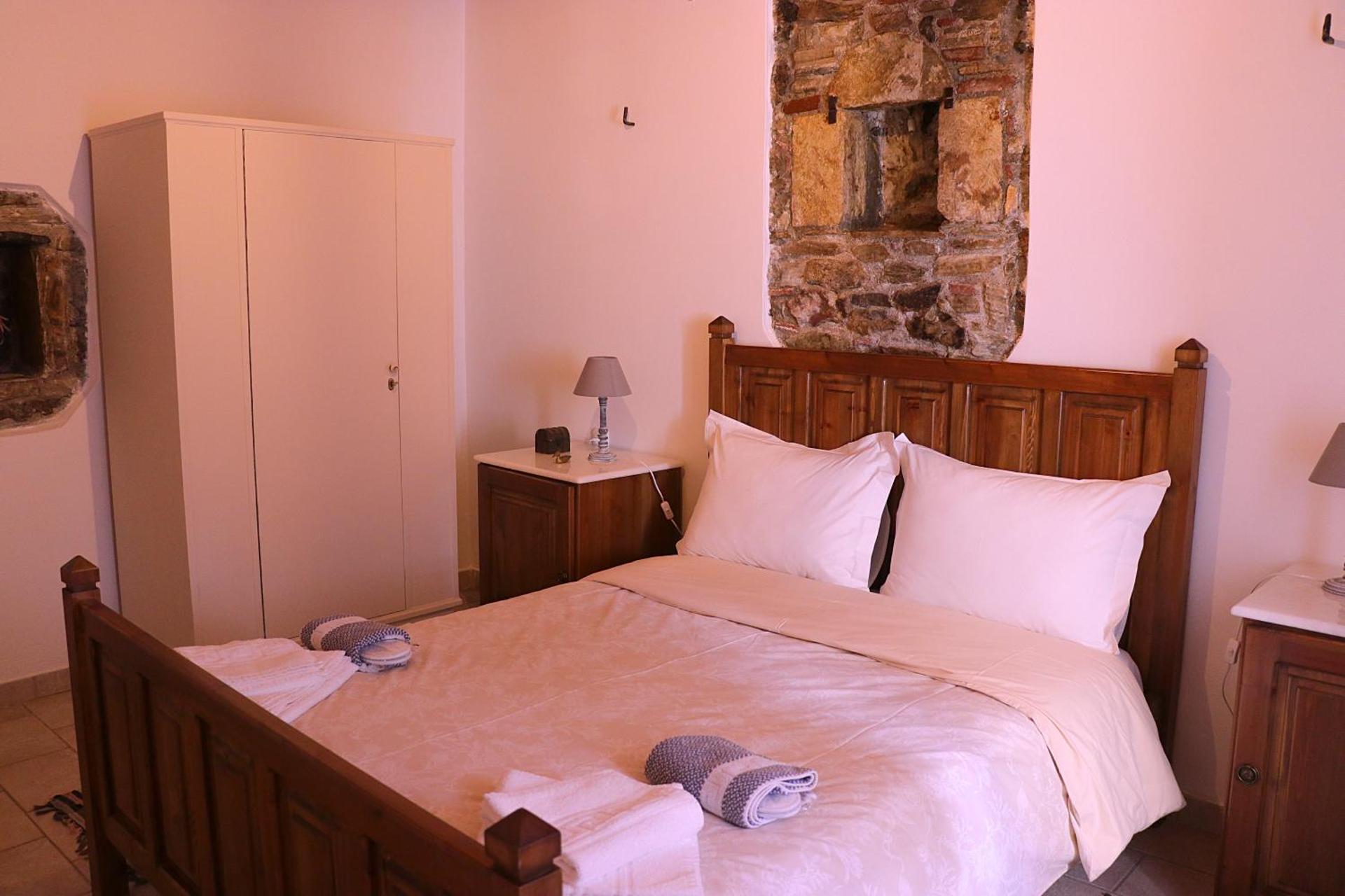 Magnolia Traditional Stone House in Vamvakou