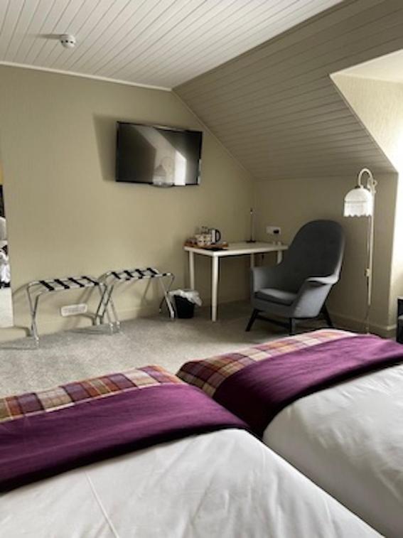 Double or Twin Room with Private Bathroom