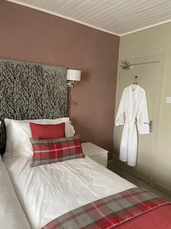 Double or Twin Room with Private Bathroom