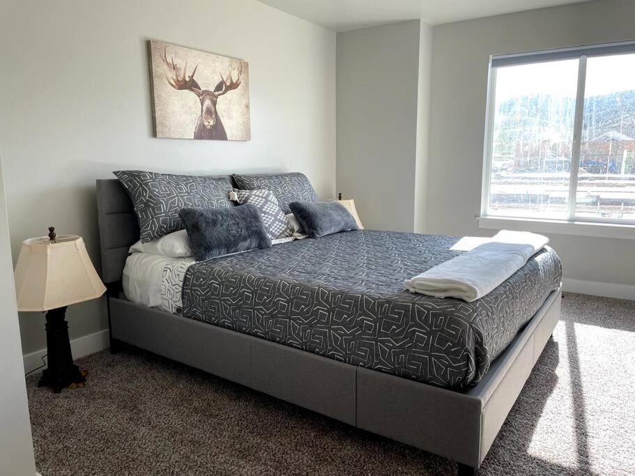 Lovely Condo! W/ free recreational vehicle parking