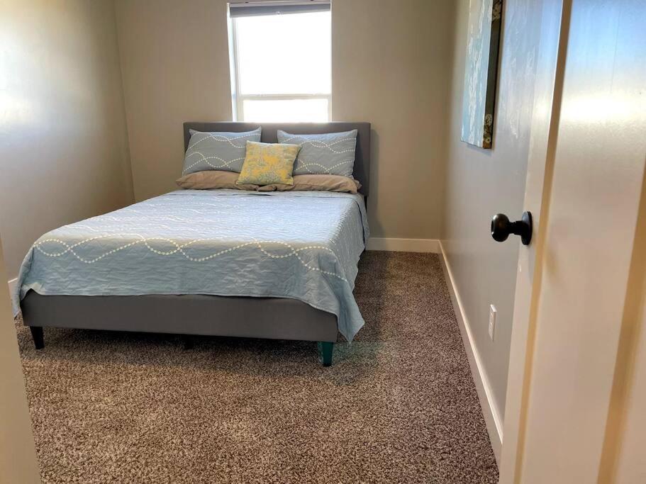 Lovely Condo! W/ free recreational vehicle parking