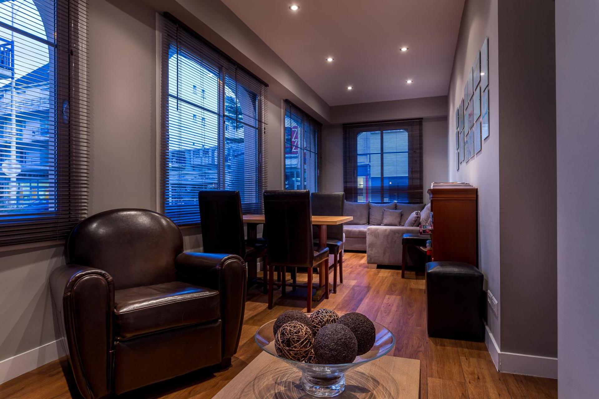 Communal lounge/ TV room