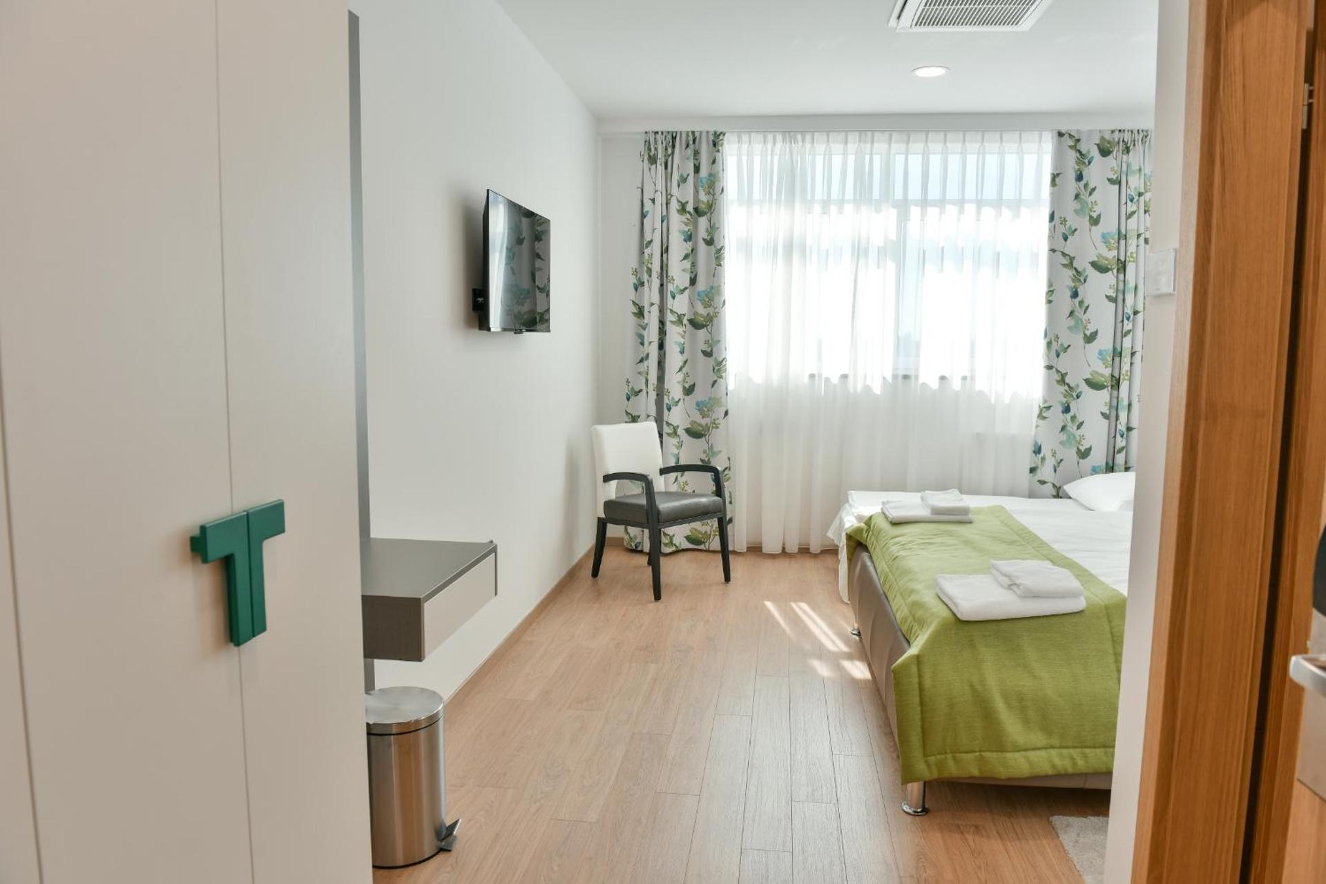 Triple Room with Bathroom