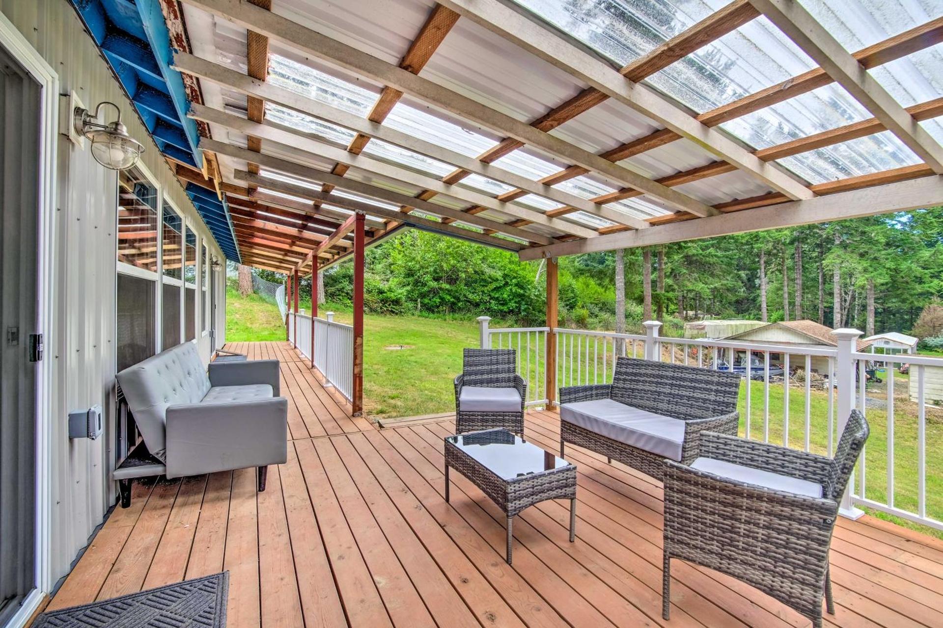 Cozy North Bend Getaway Near Dunes and Ocean!