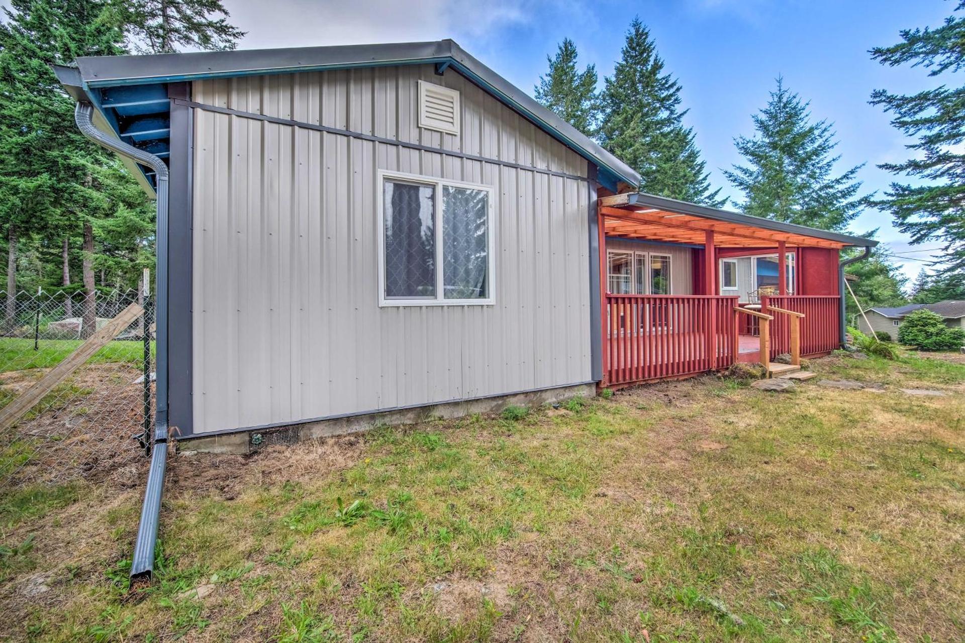 Cozy North Bend Getaway Near Dunes and Ocean!