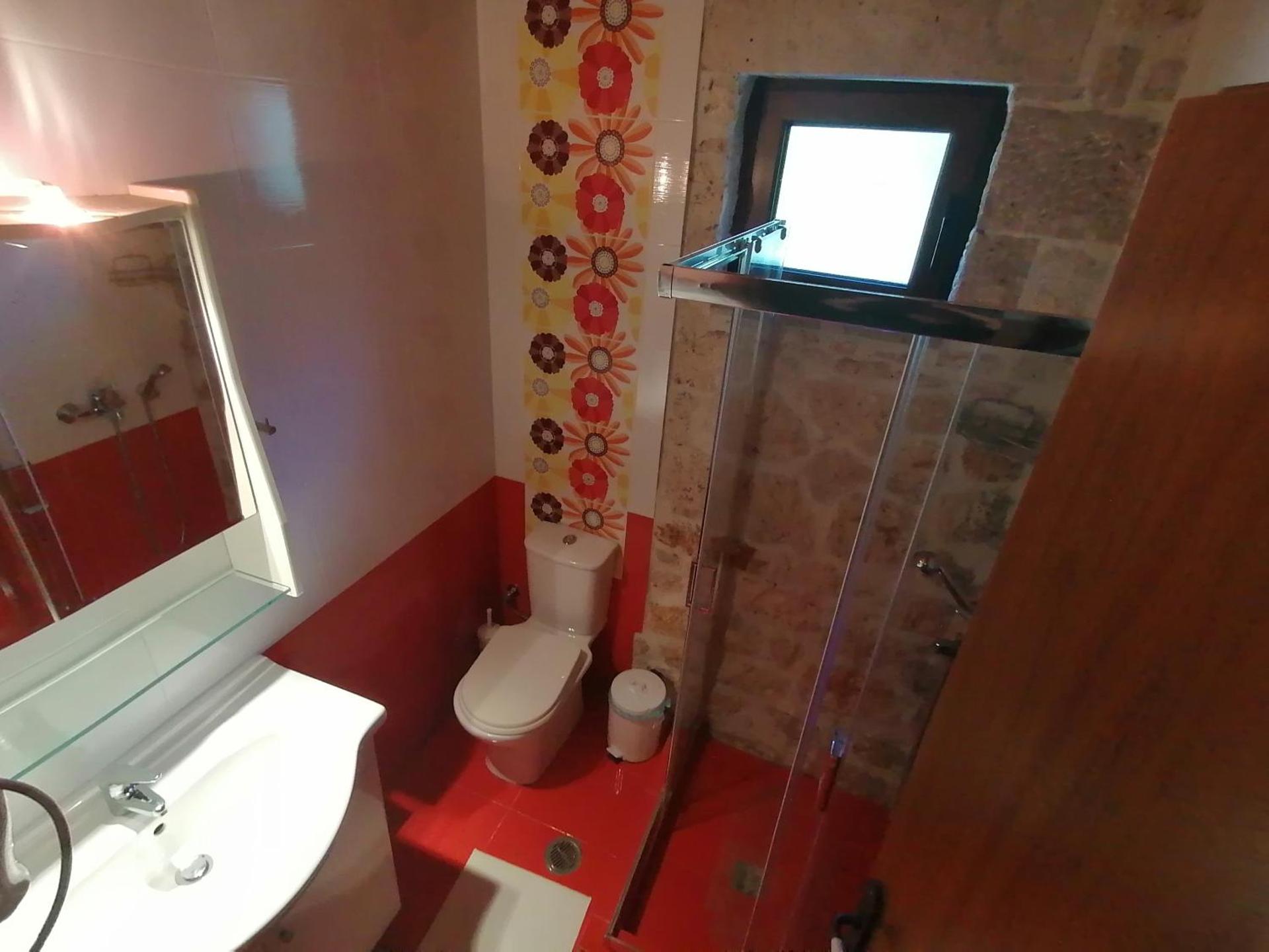 Stonehouse dome Lagadia