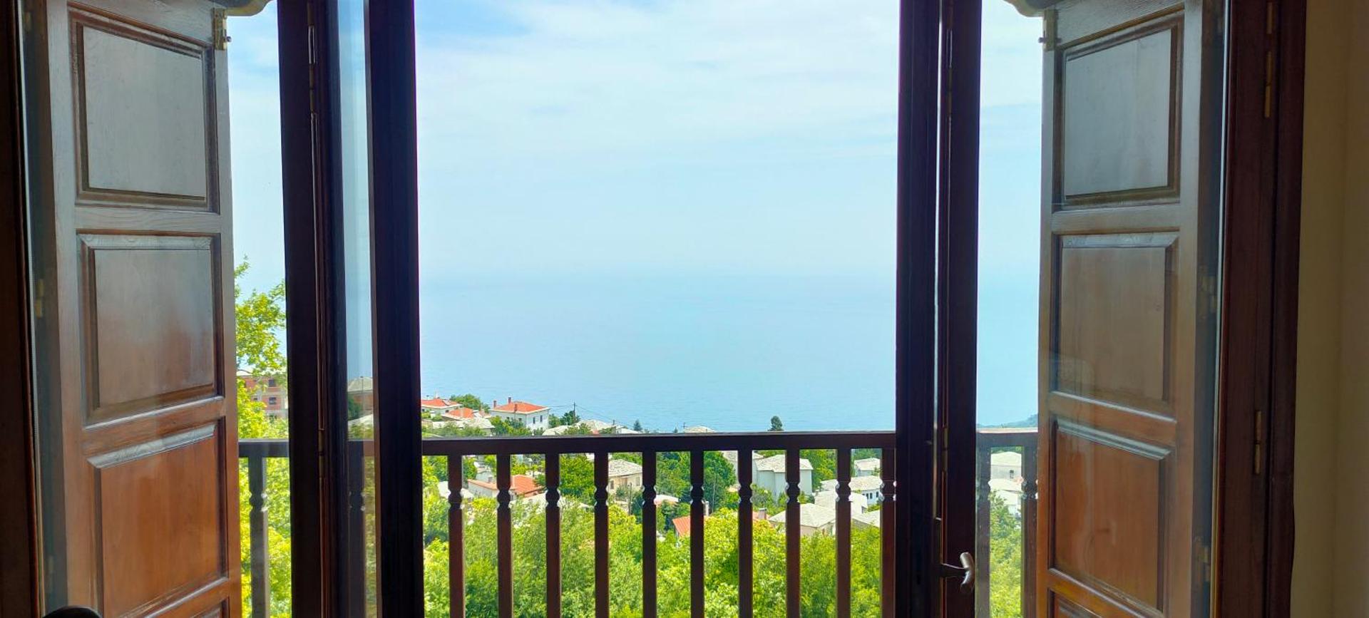 Athina's Villa Uphill