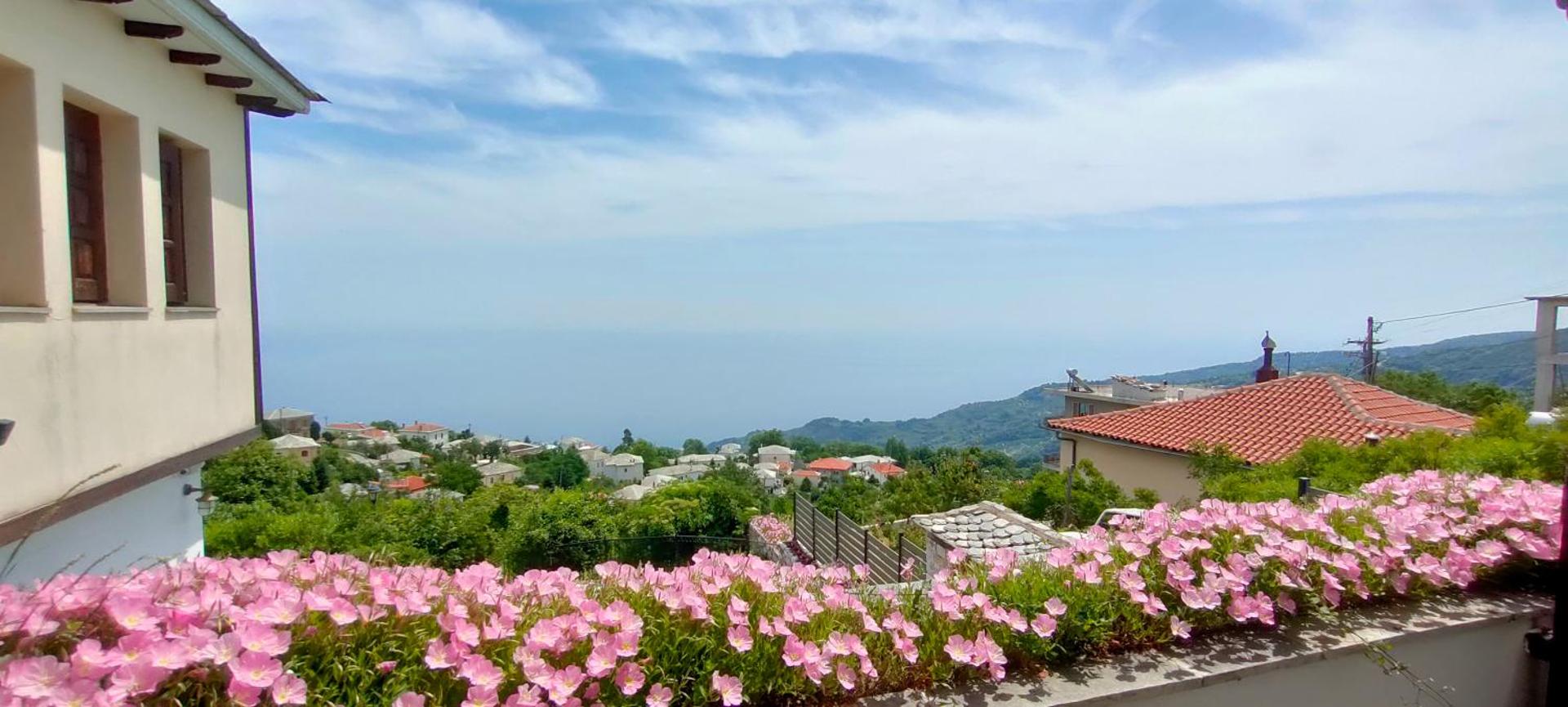 Athina's Villa Uphill