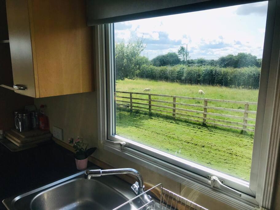 Plum Tree Lodge Set in 2 acres of Private Land